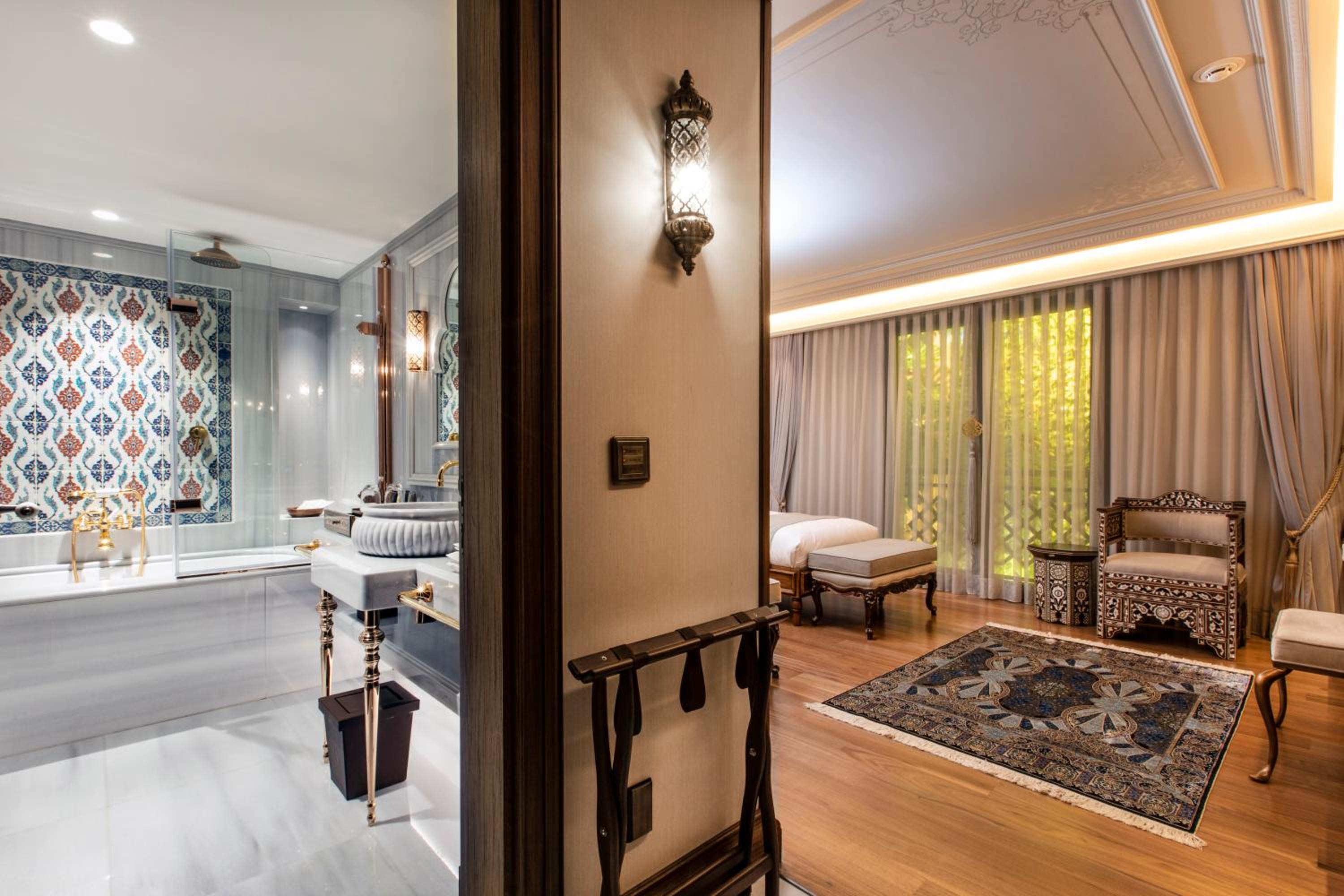 Deluxe Twin Room with Vertical Greenery View