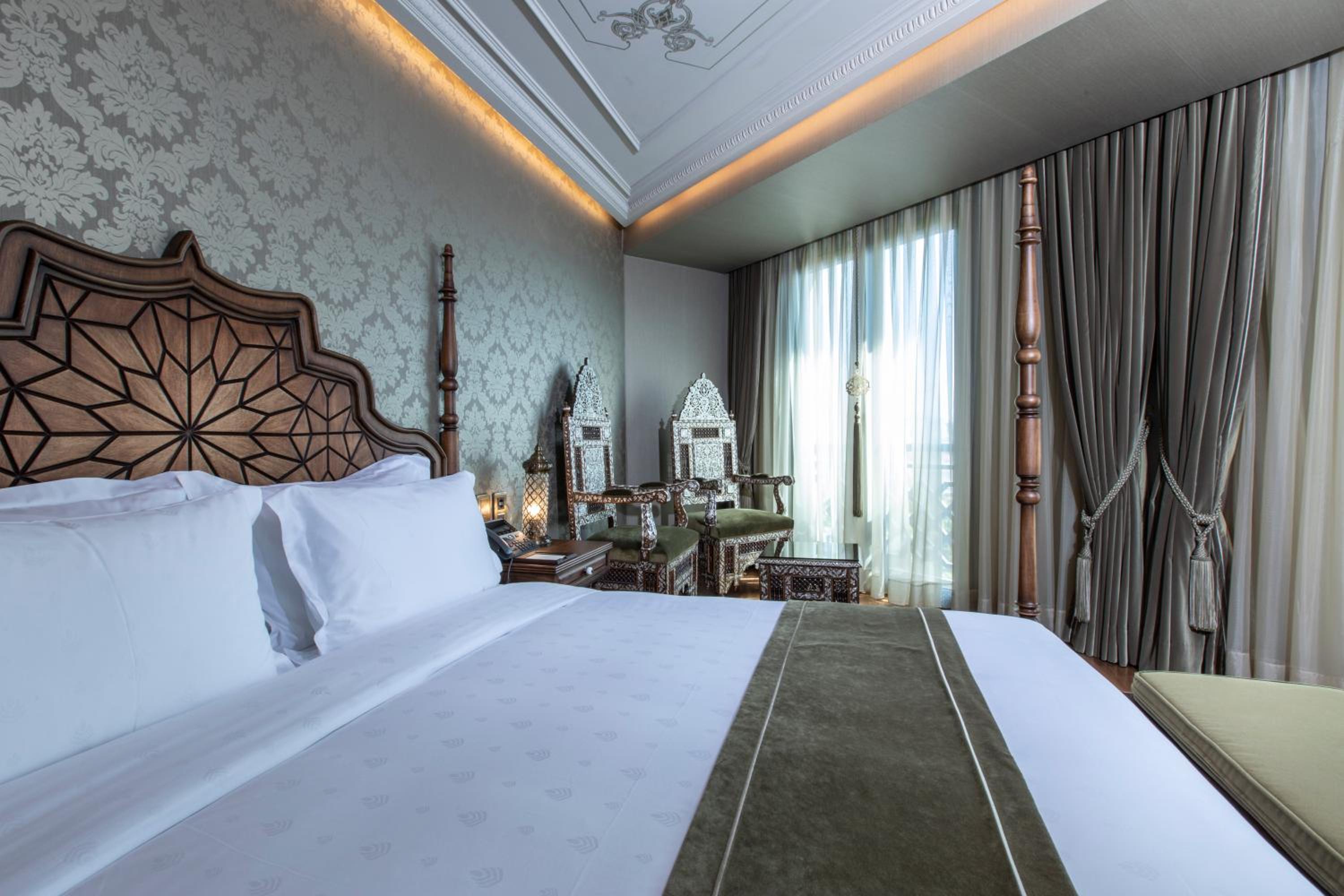 Corner Suite with Sea View photo 3