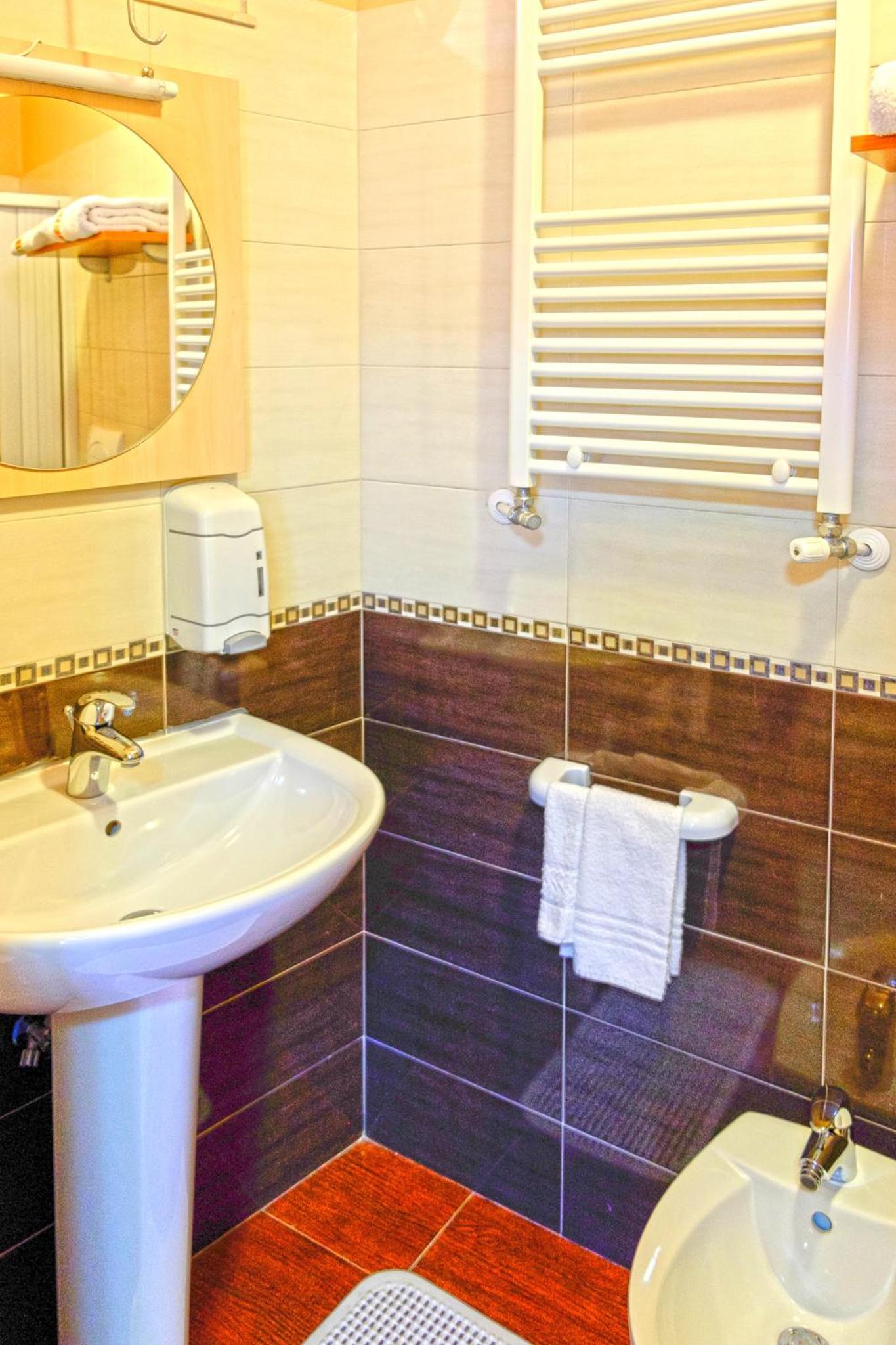 Comfort Triple Room - Photo 35