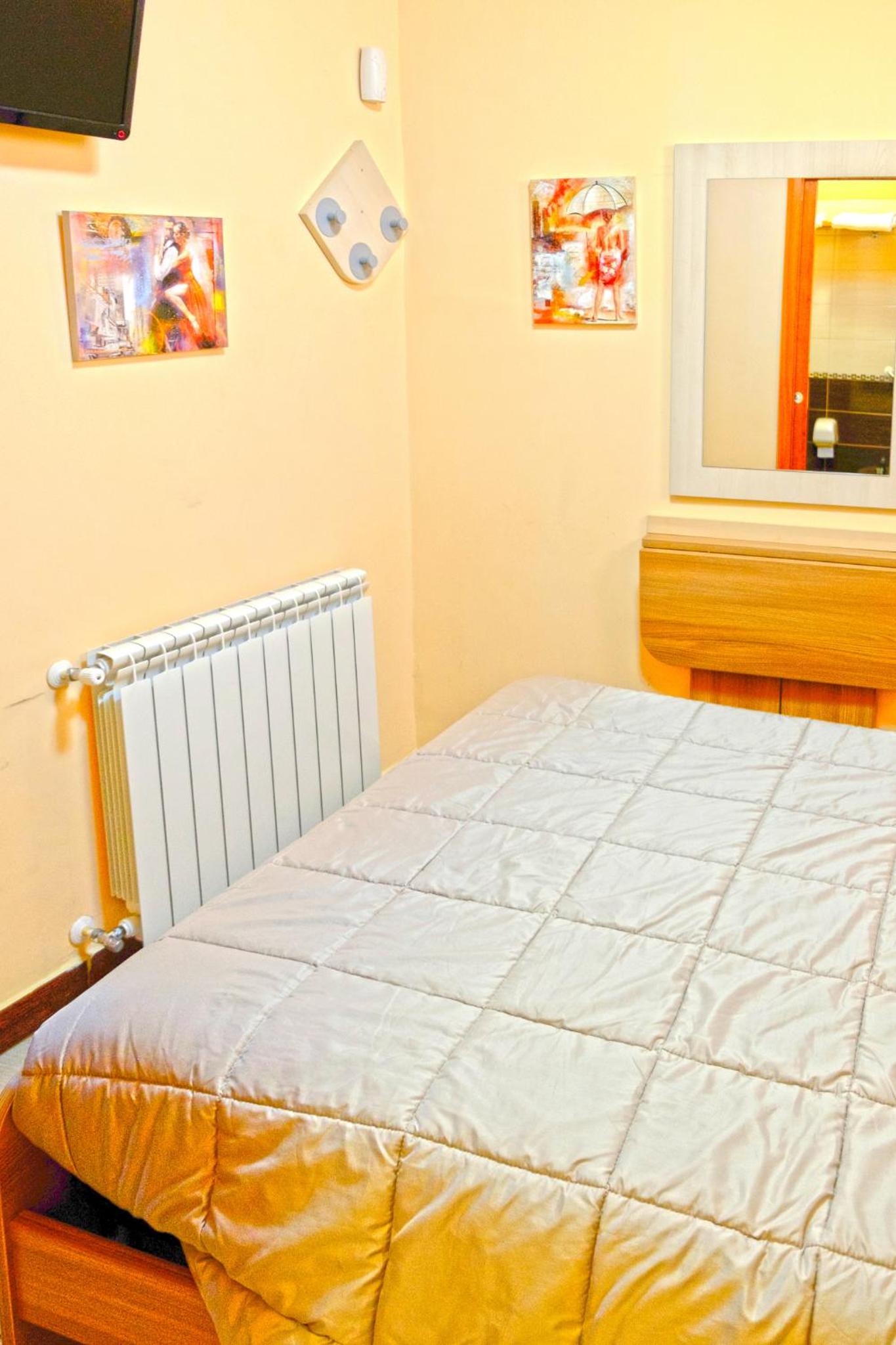 Double Room - Photo 28