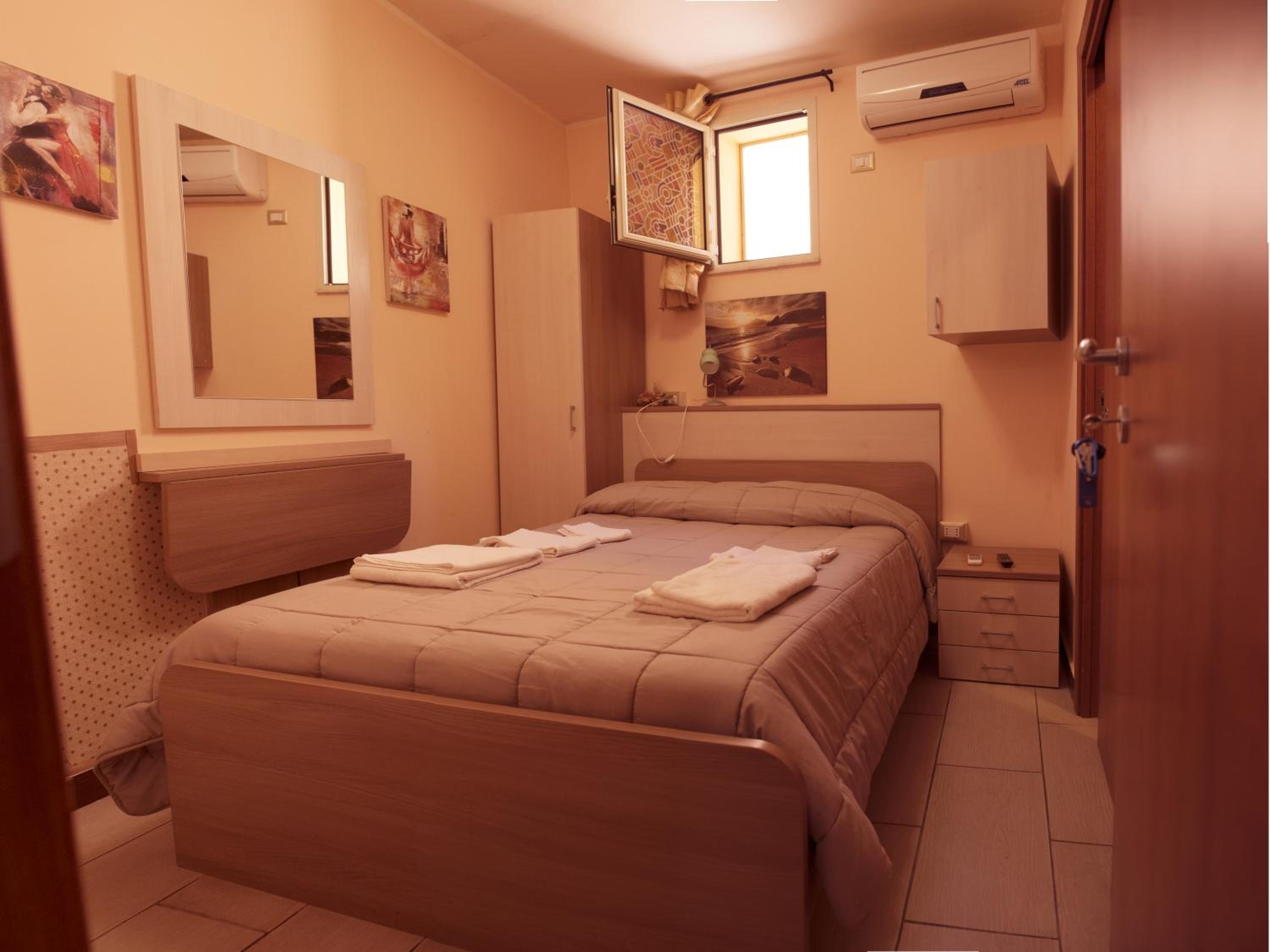 Double Room - Photo 23