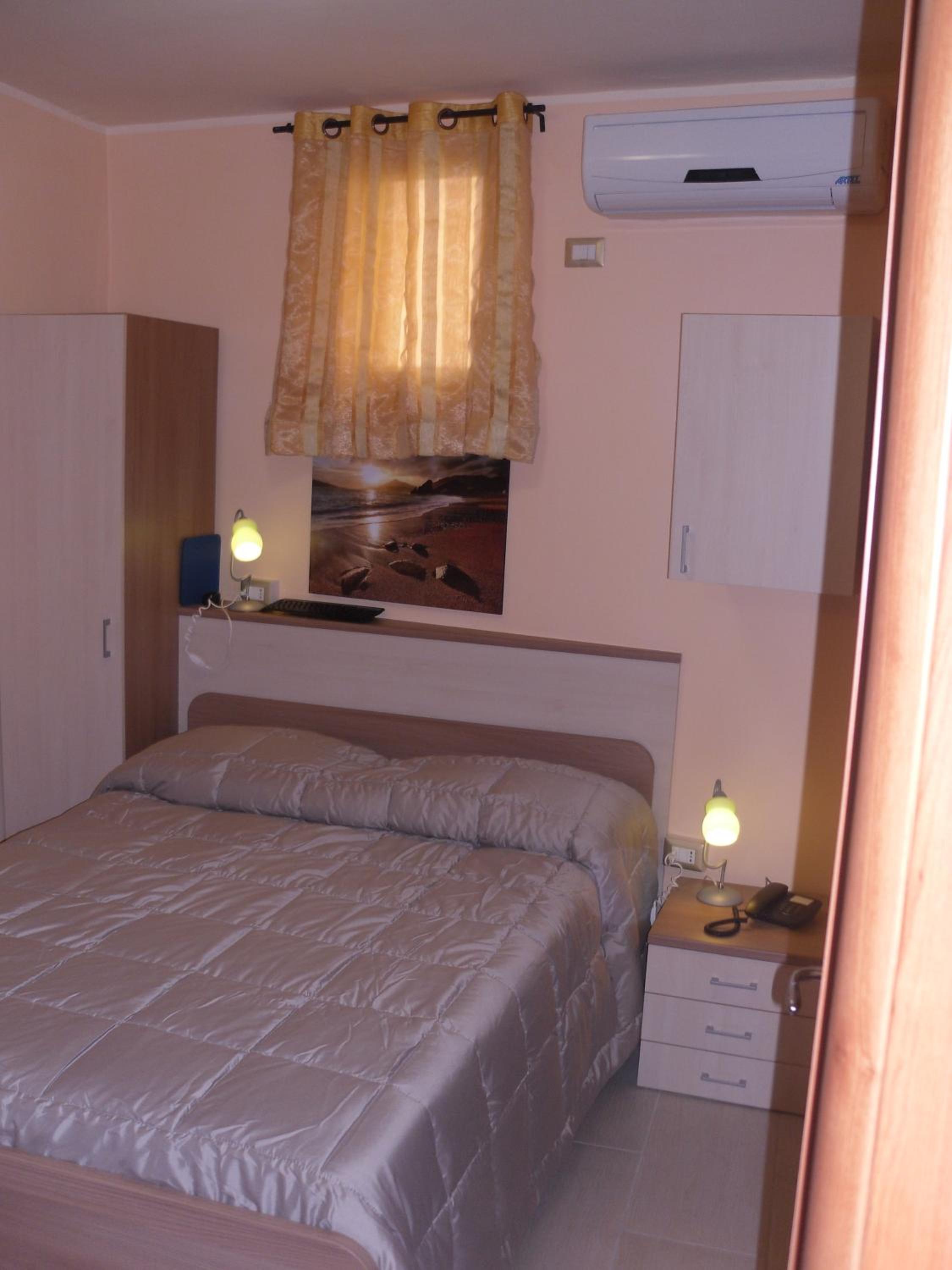 Double Room - Photo 21