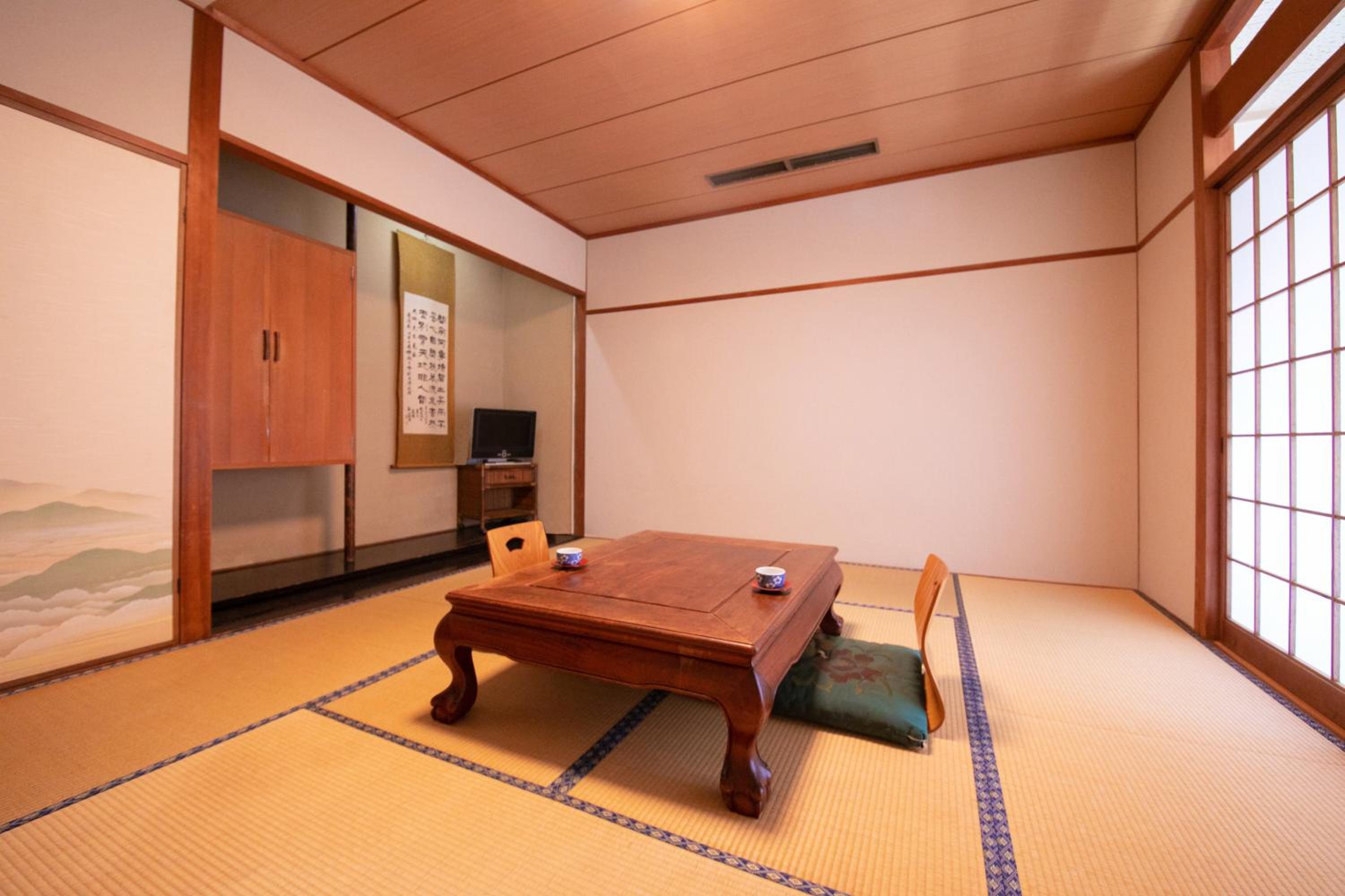 Japanese-Style Room