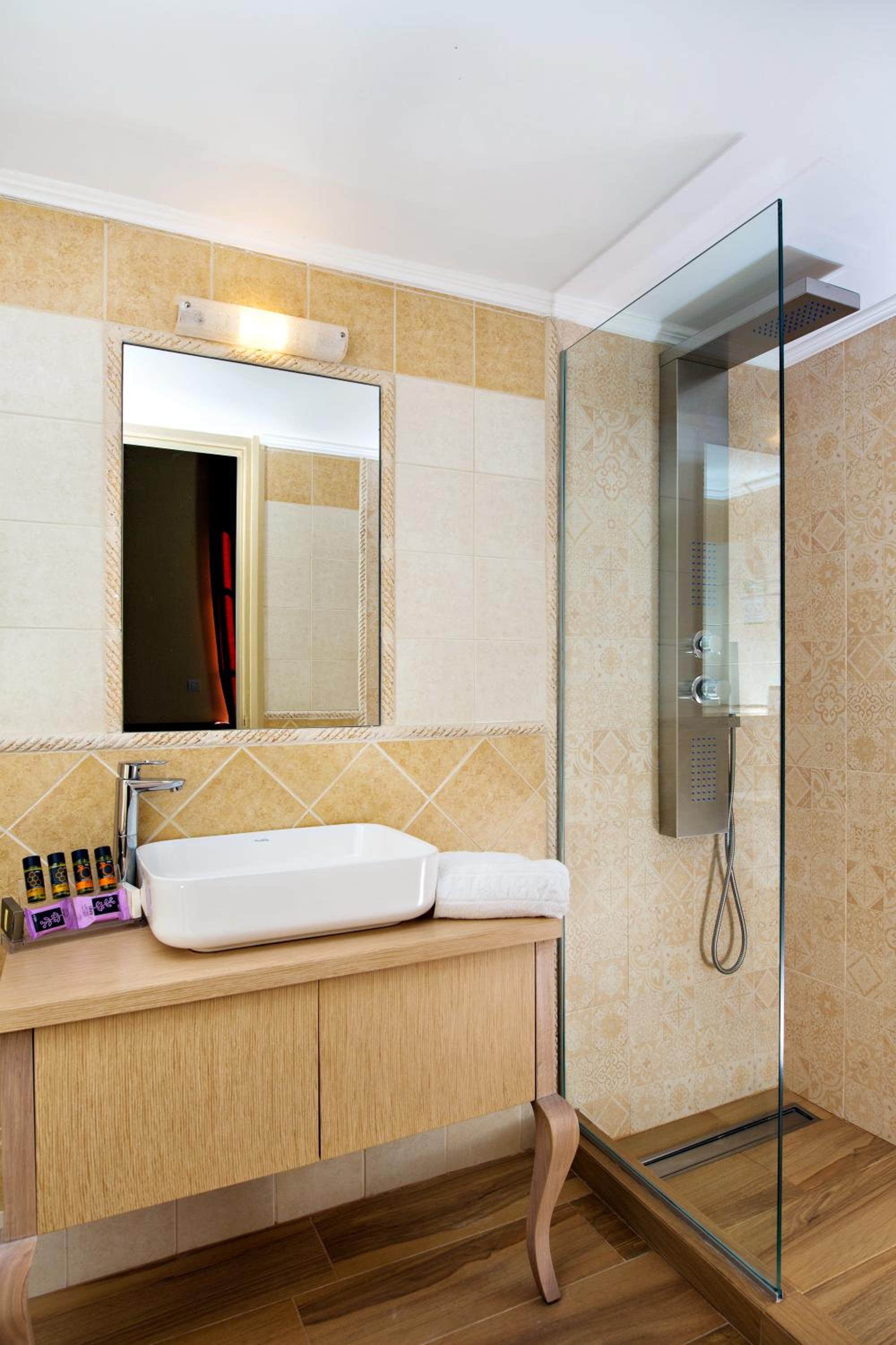 Premium Double or Twin Room with Sea View - Photo 5