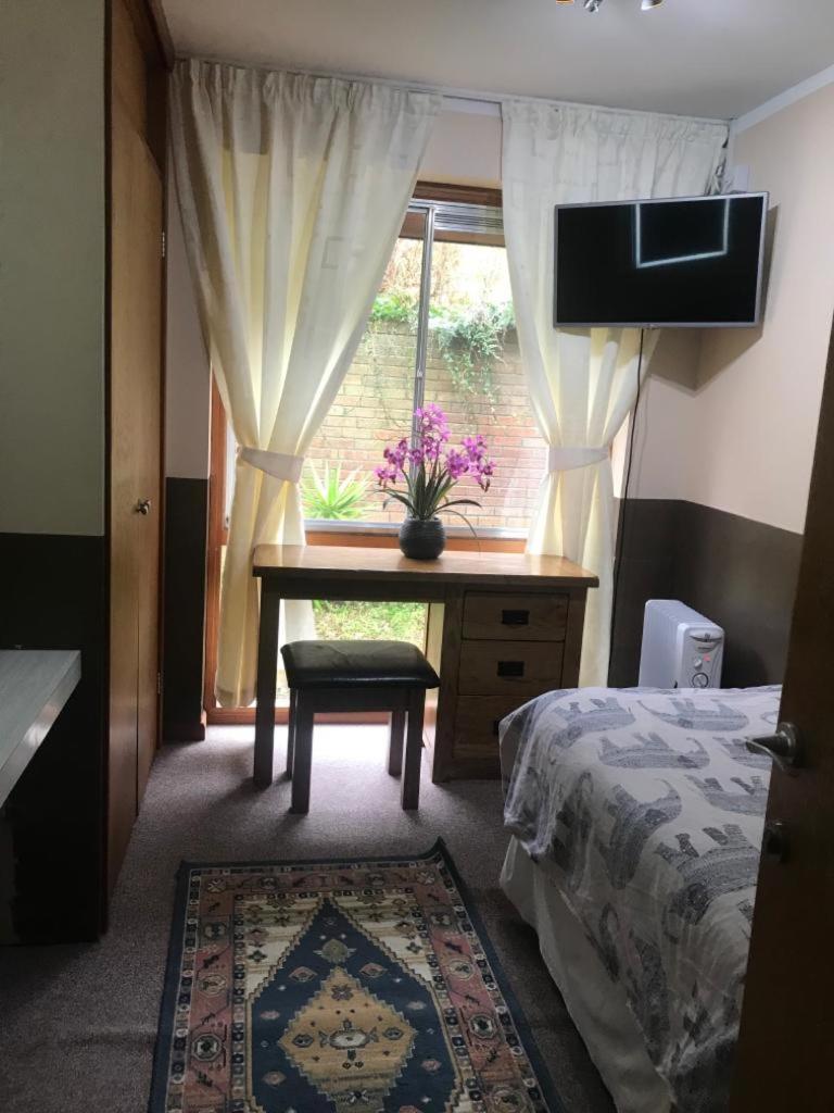 Single Room with Shared Bathroom photo 1