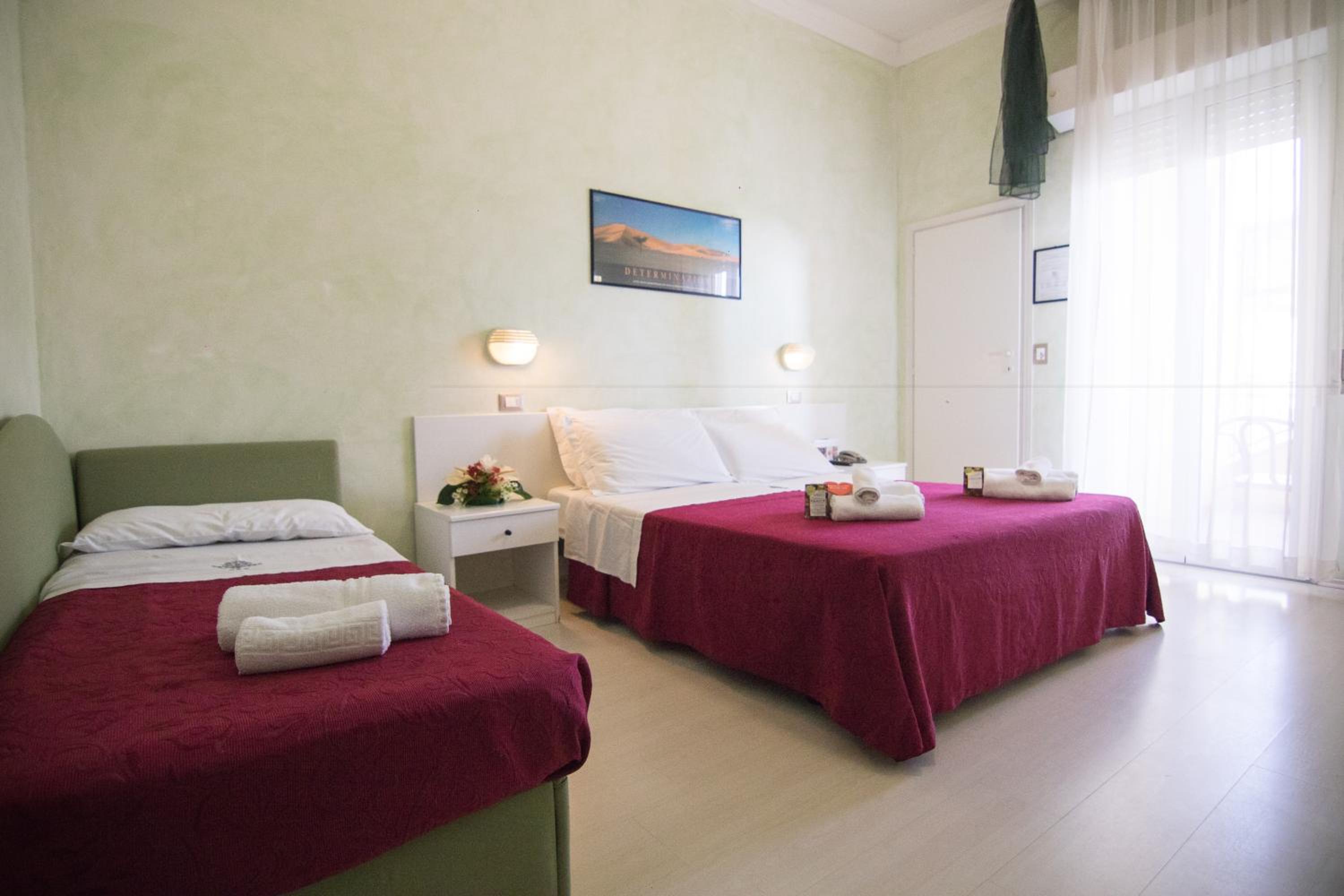 Standard Triple Room - Photo 1