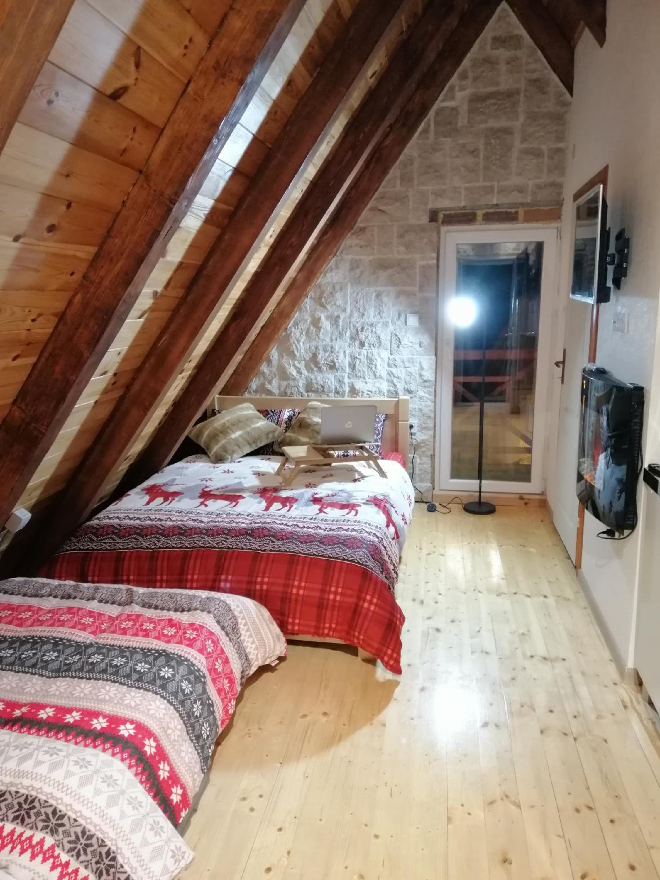 Studio with Balcony - Photo 6
