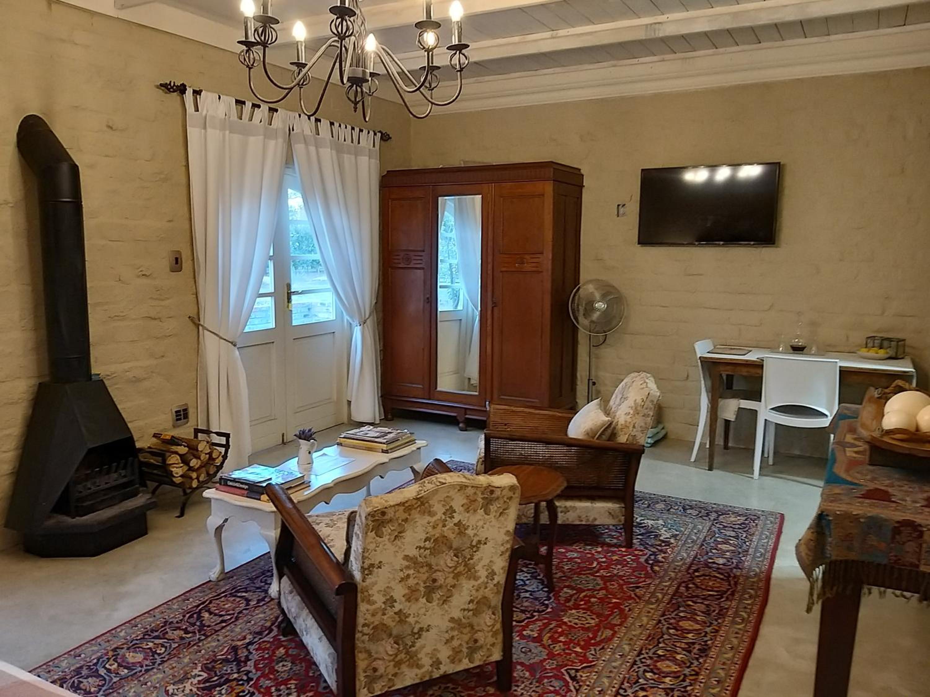 Villa - Photo 1