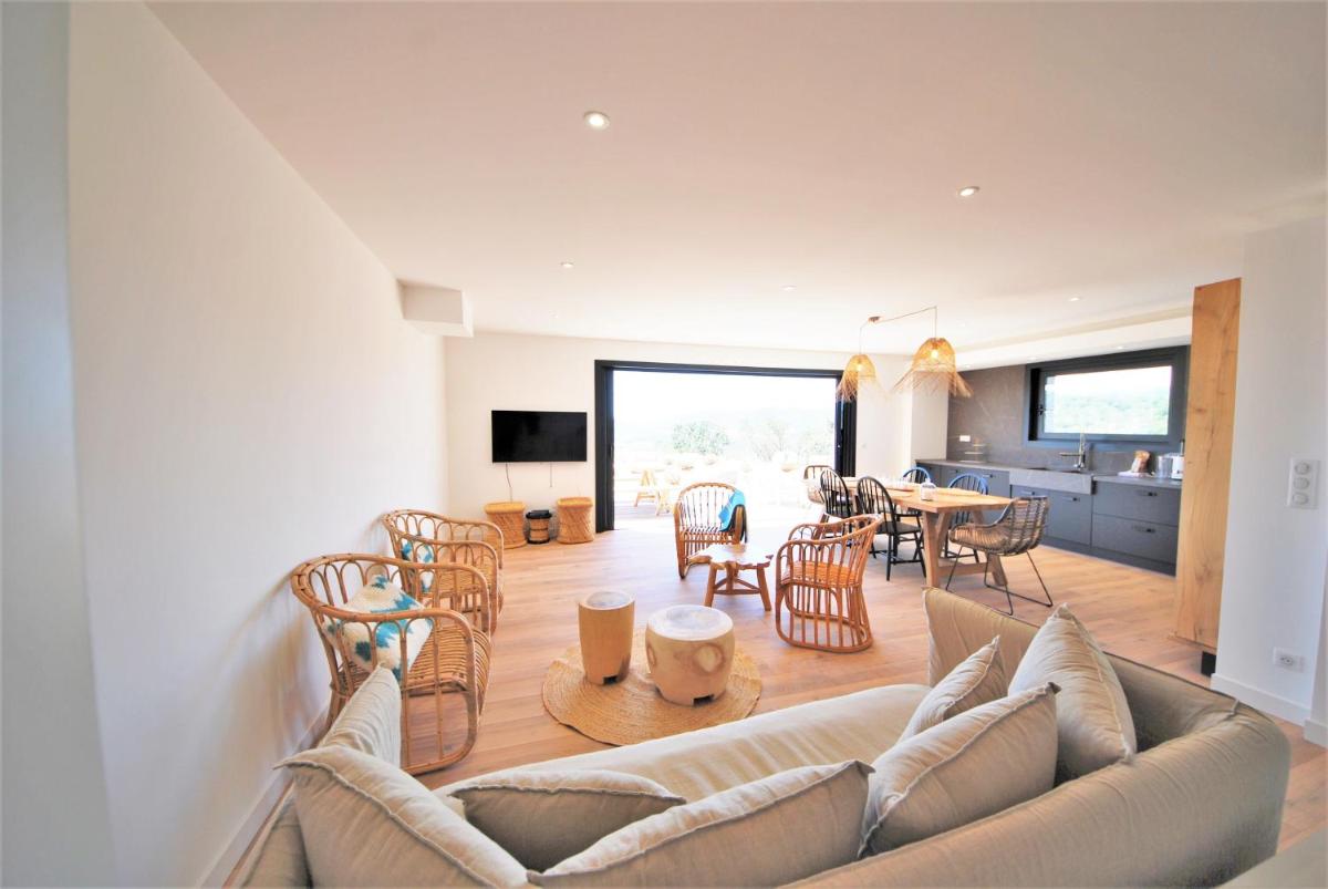 Superior Villa photo 2