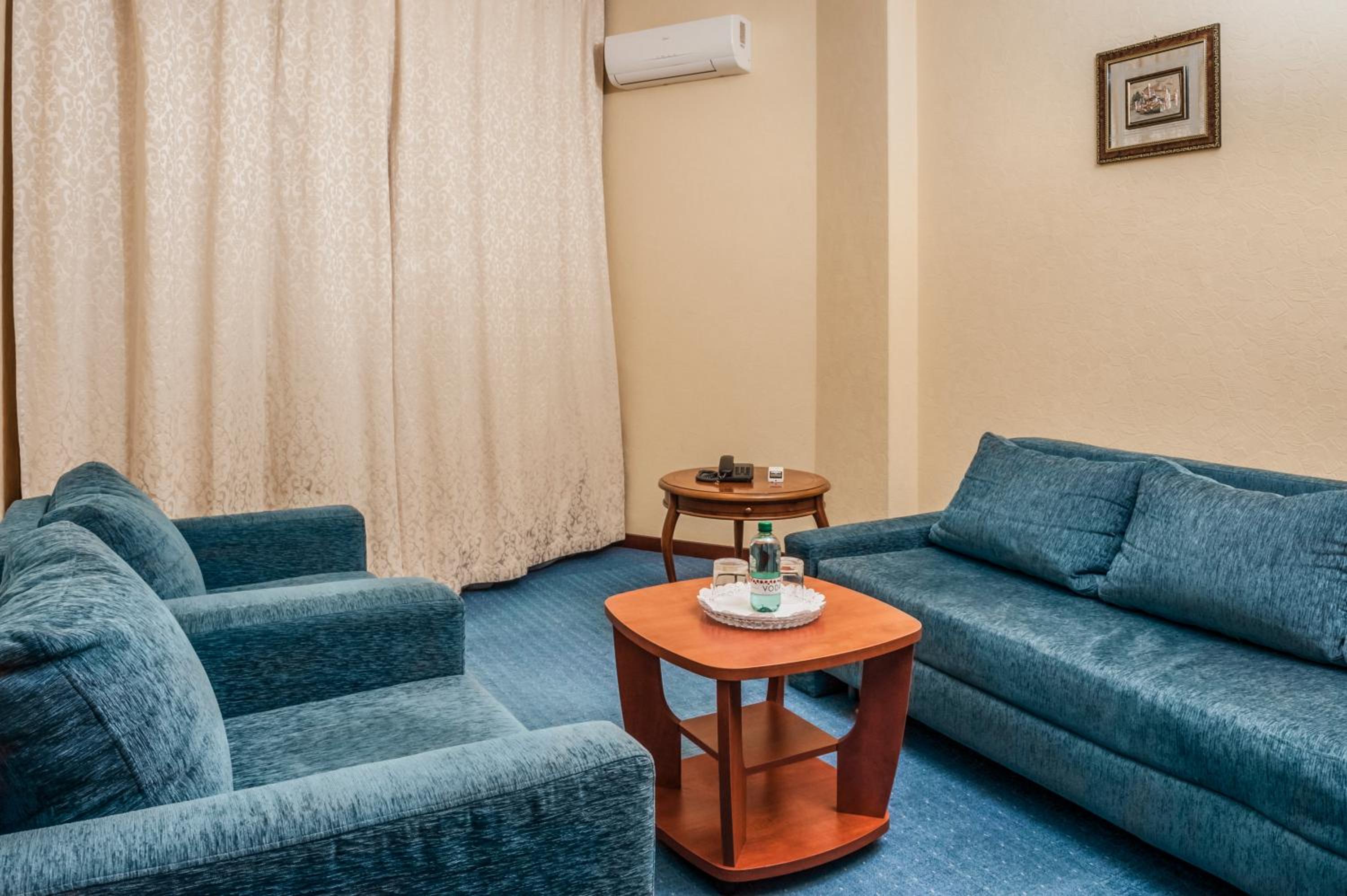 Double Room with Extra Bed photo 3