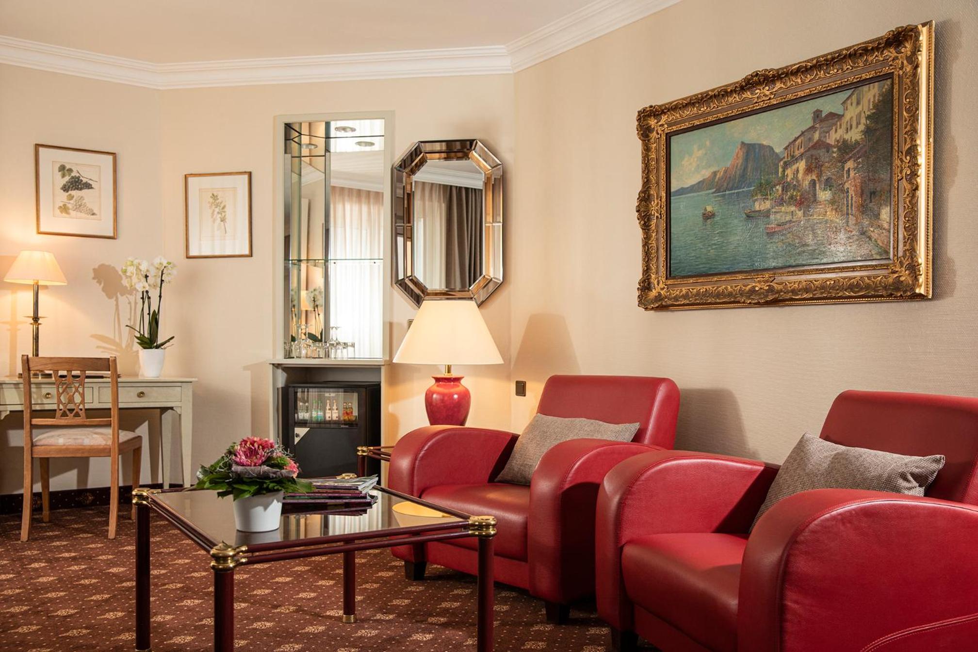 Suite - Photo 2
