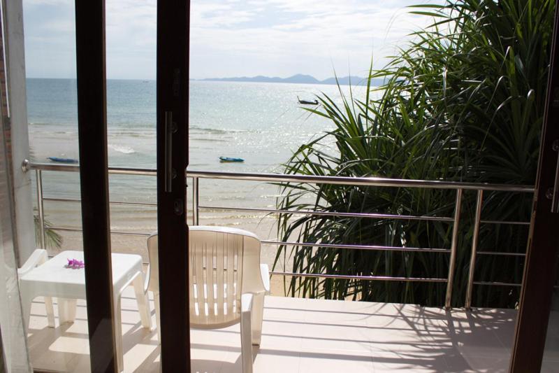 Deluxe Double or Twin Room with Sea View photo 3