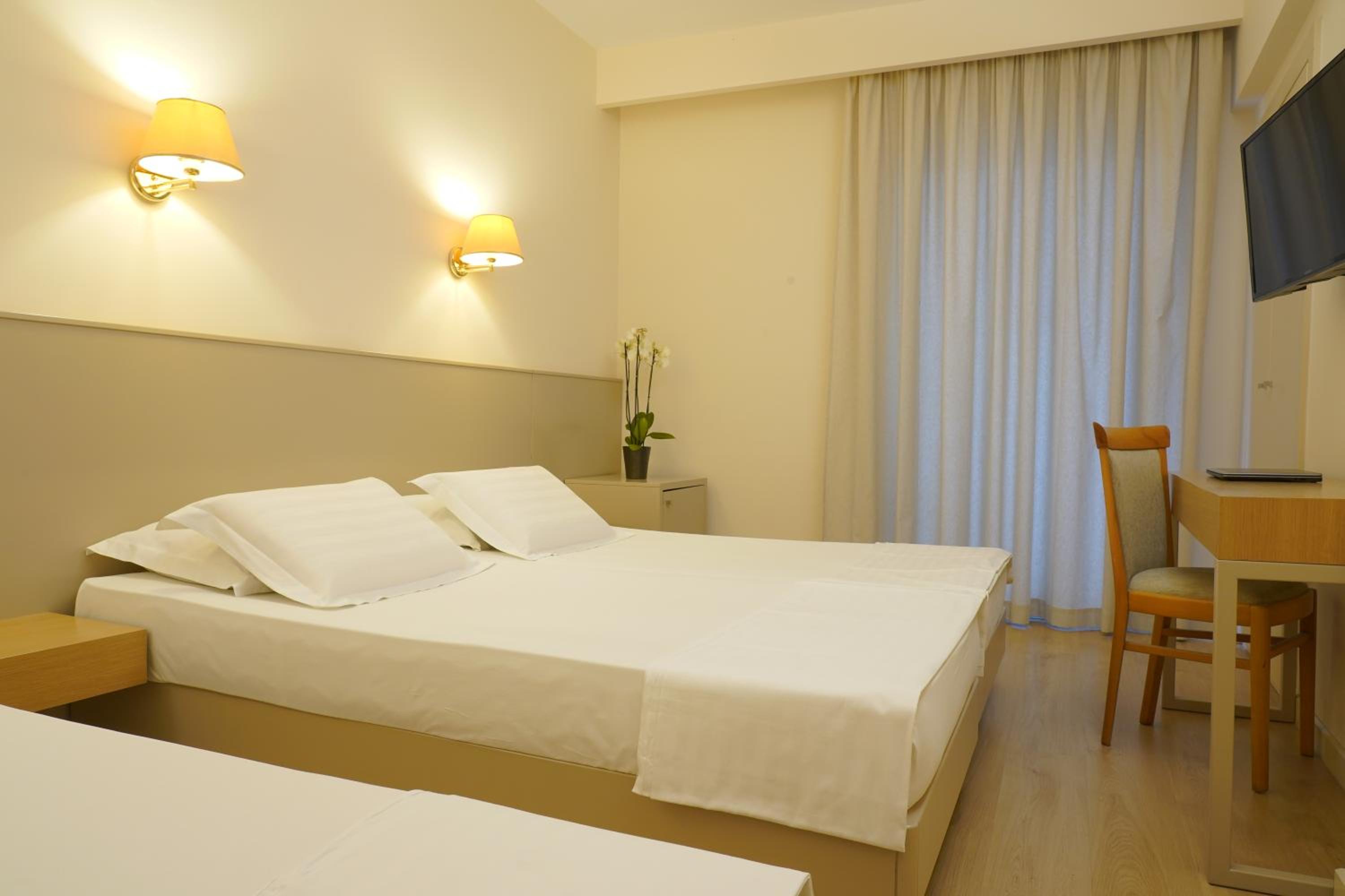 Comfort Triple Room photo 3