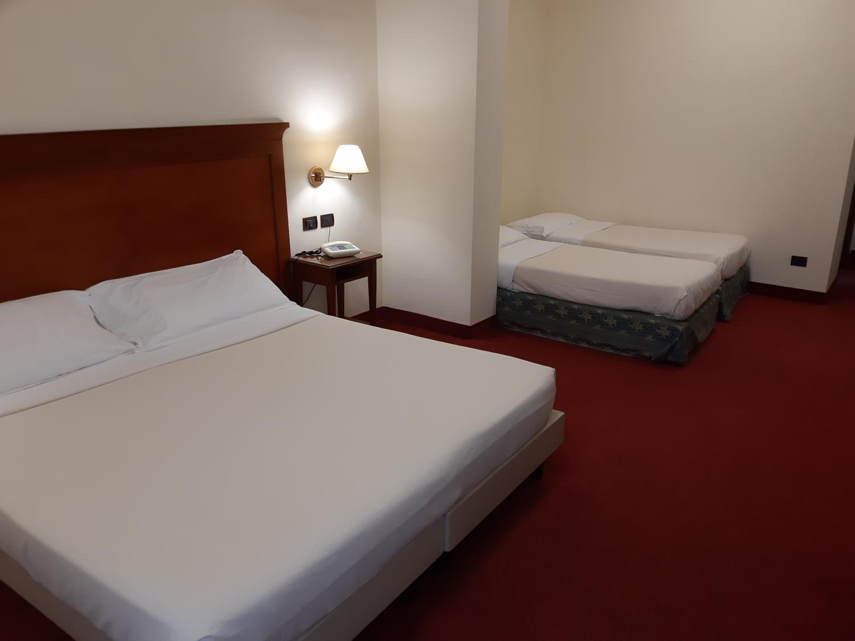 Triple Room - Photo 6