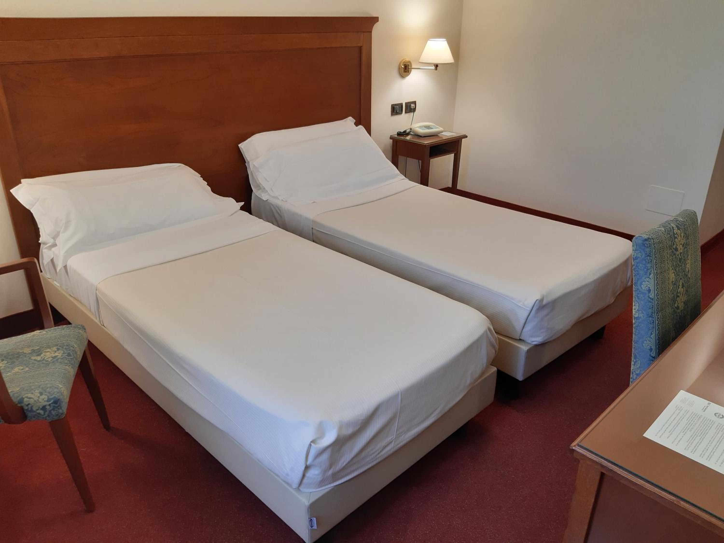 Twin Room - Photo 4