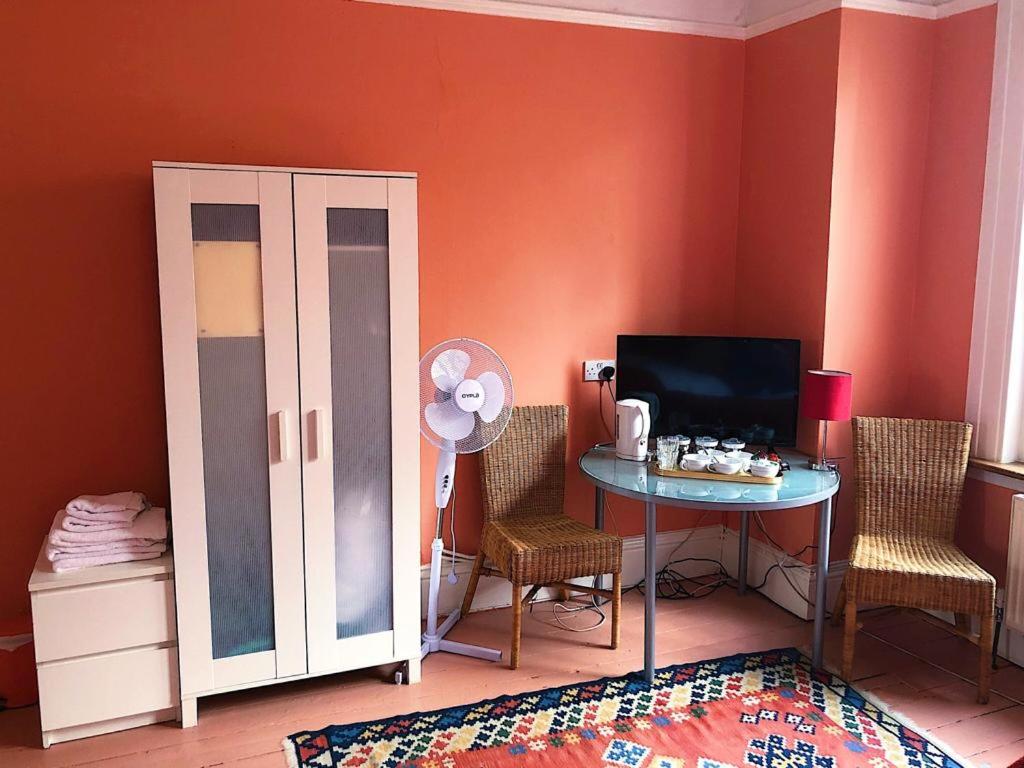 Quadruple Room with Private Bathroom photo 3