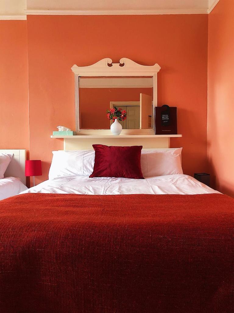 Quadruple Room with Private Bathroom photo 2