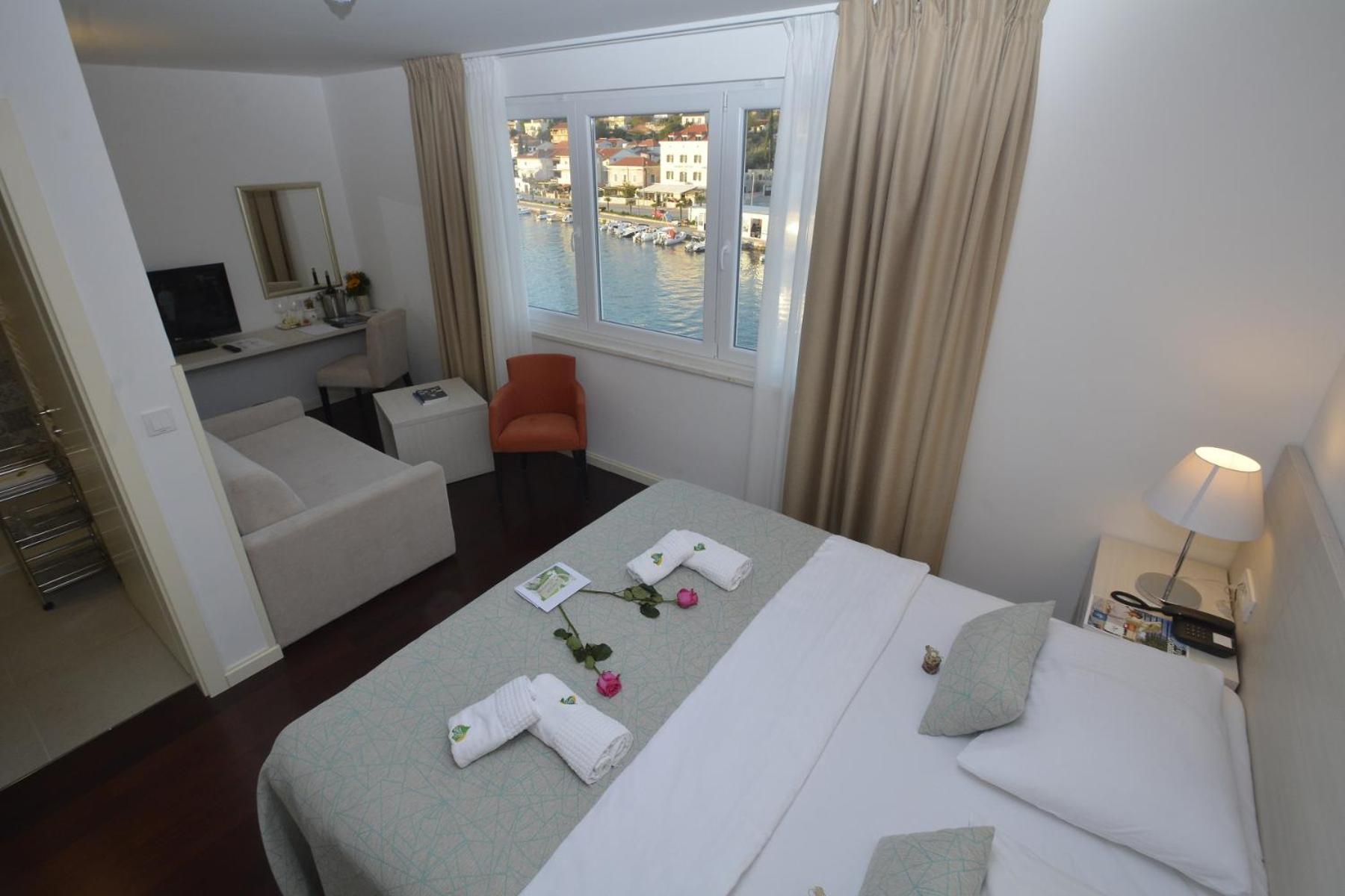 Superior Double Room or Twin Room photo 2