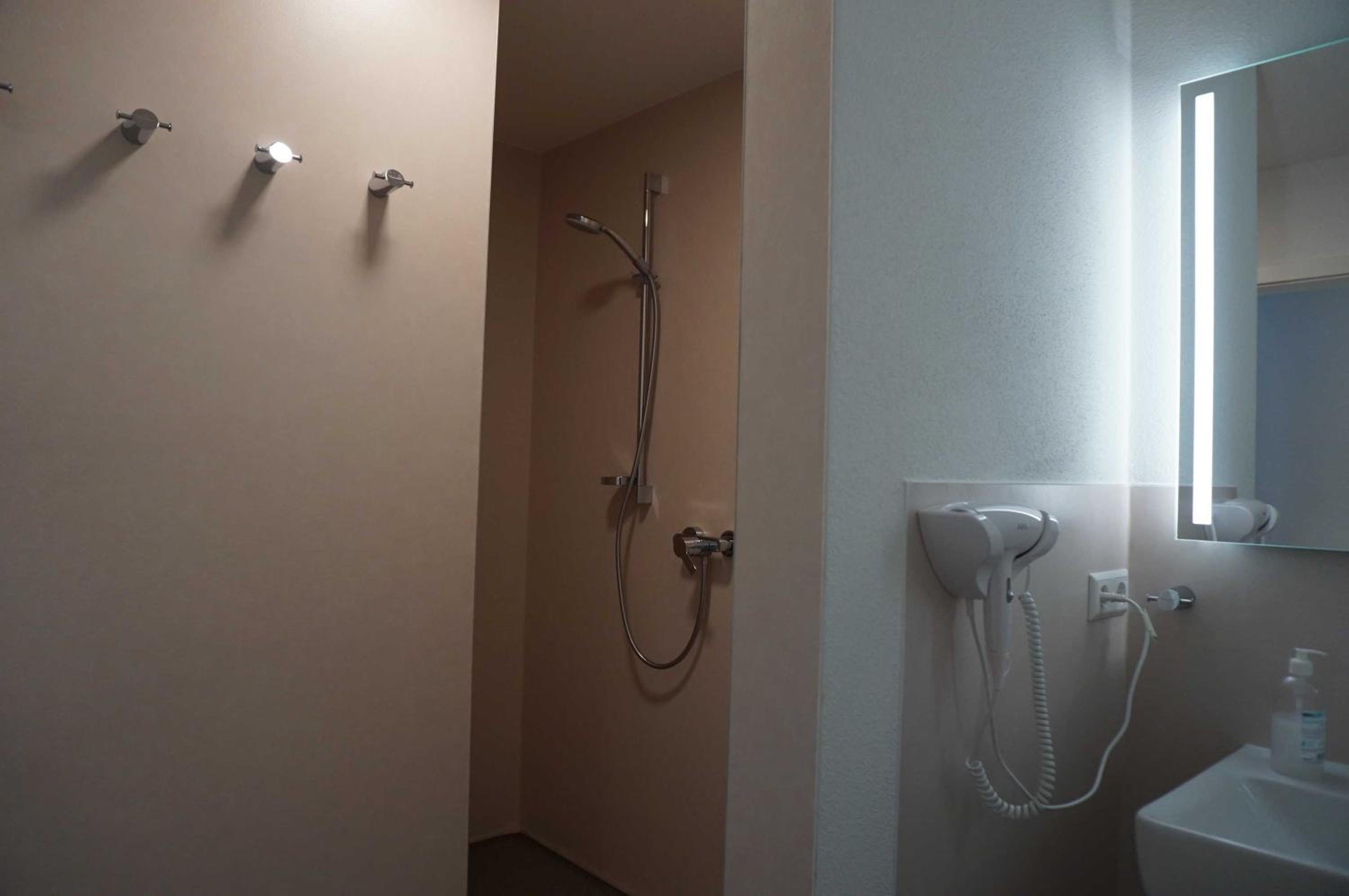 Two-Bedroom Apartment with Balcony photo 2