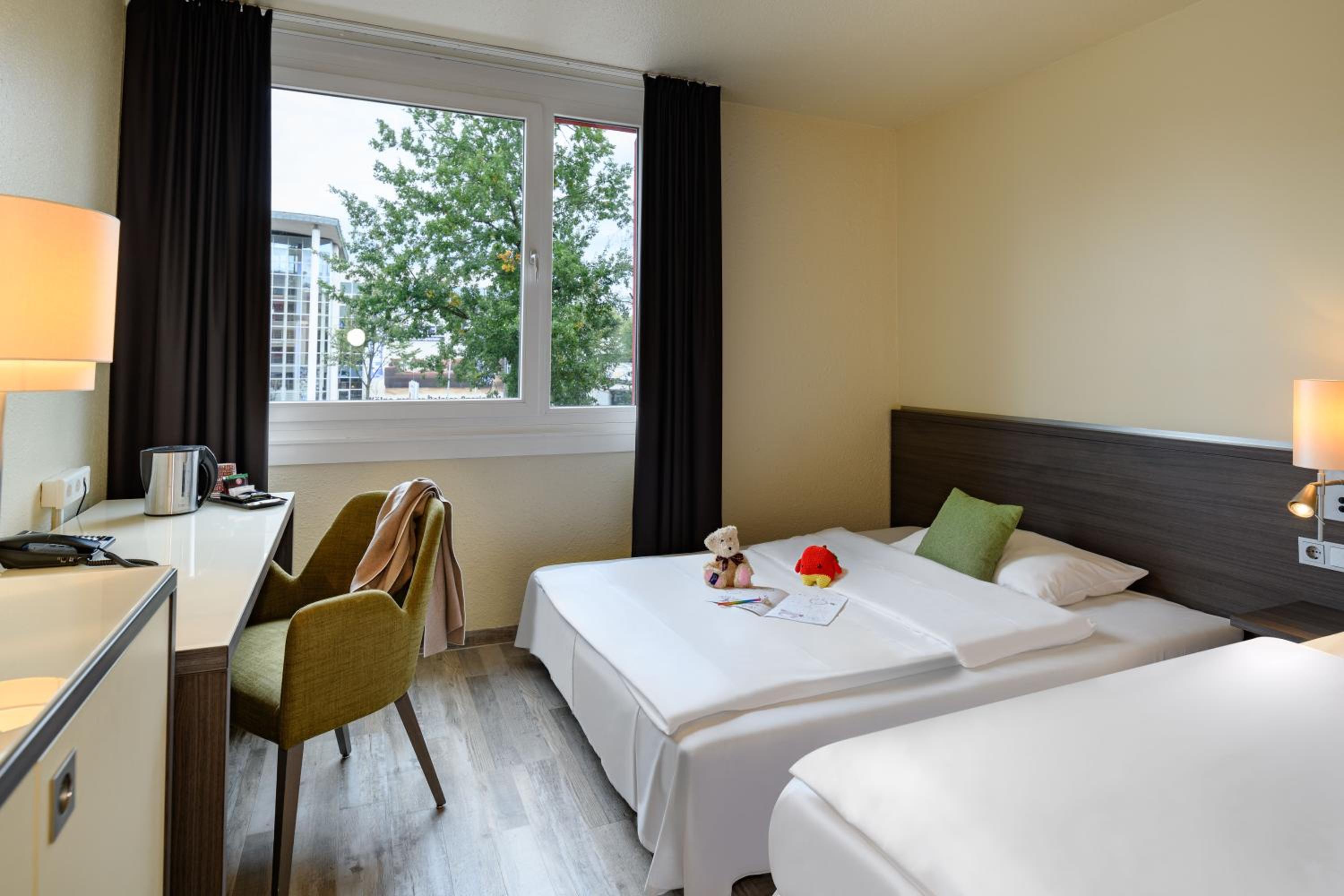 Standard Double Room with Sofa - Photo 6
