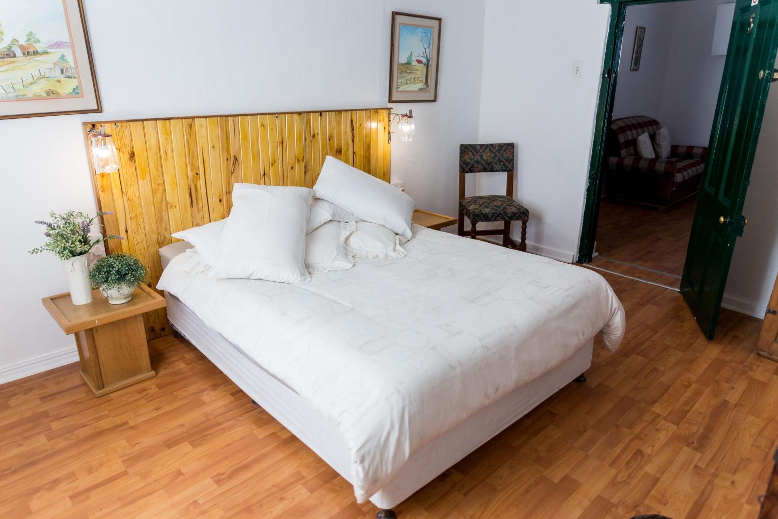 Double Room with Private Bathroom photo 2