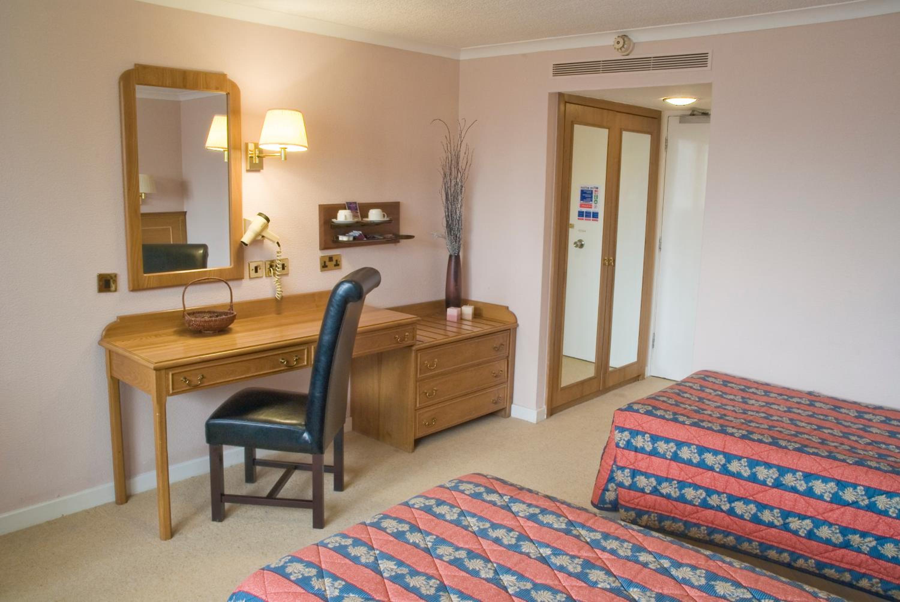 Twin Room - Photo 10