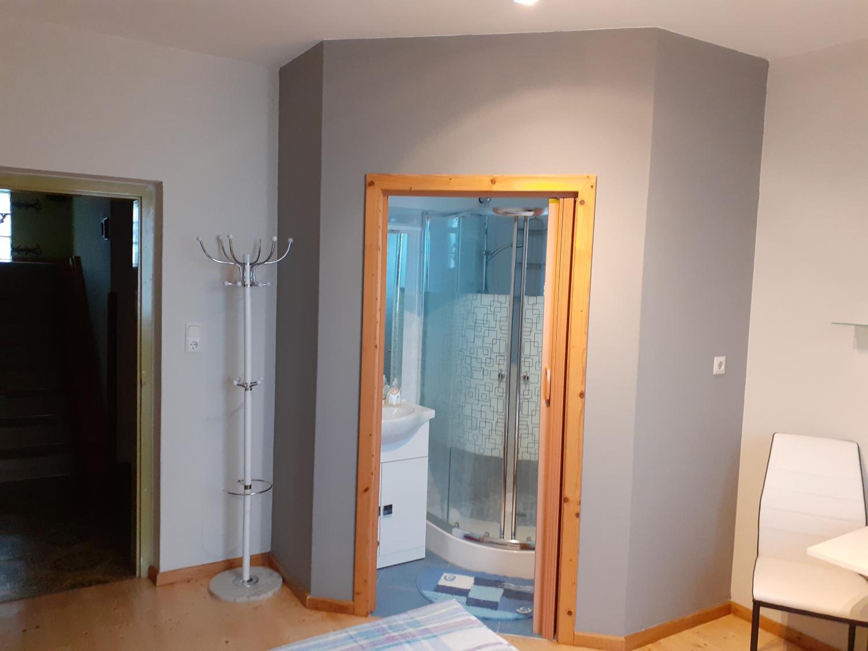 Standard Double Room - Photo 12