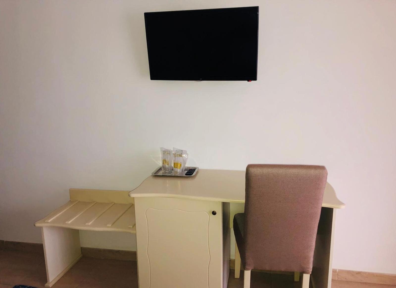 Double Room - Photo 13