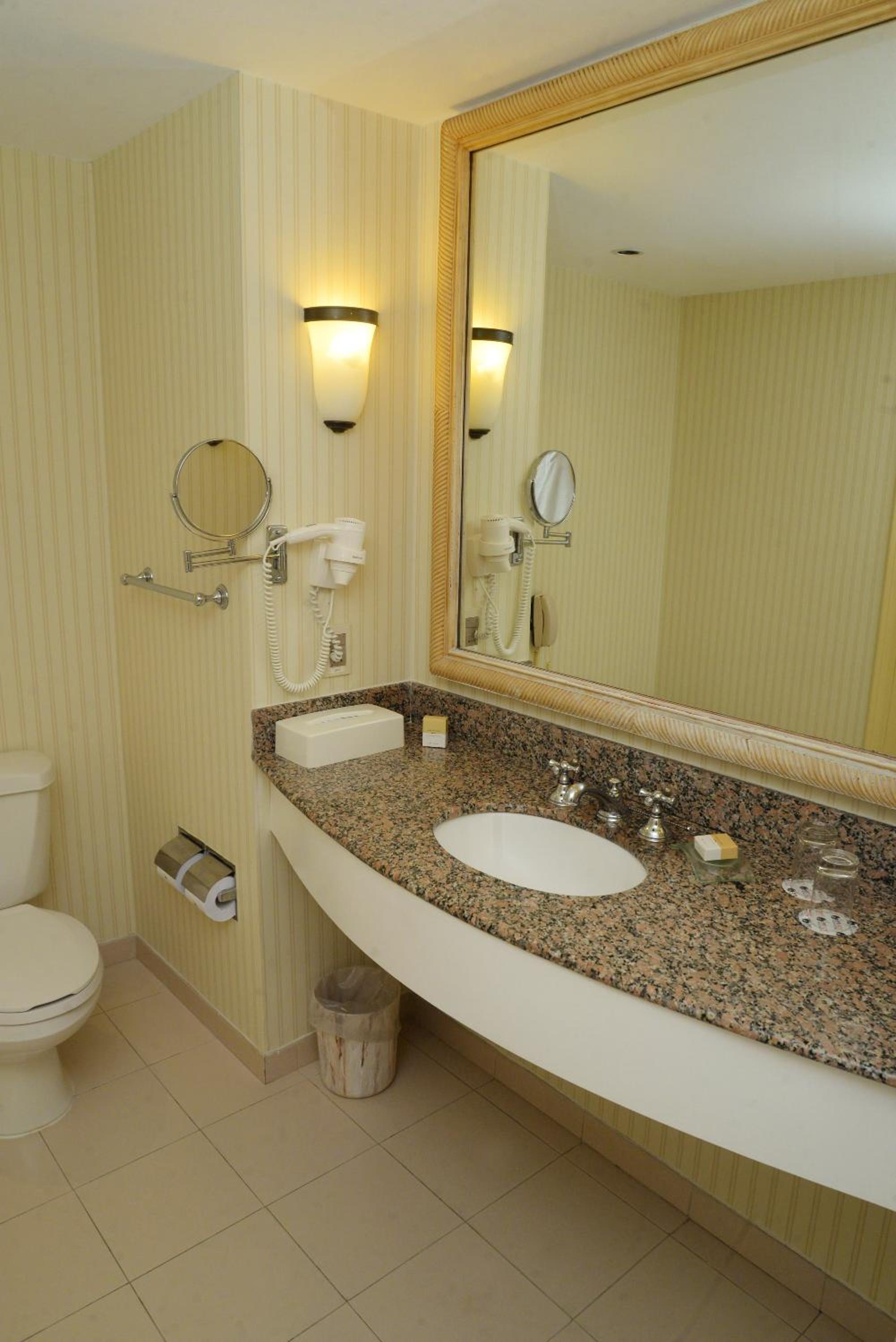 Marina Room - Photo 3