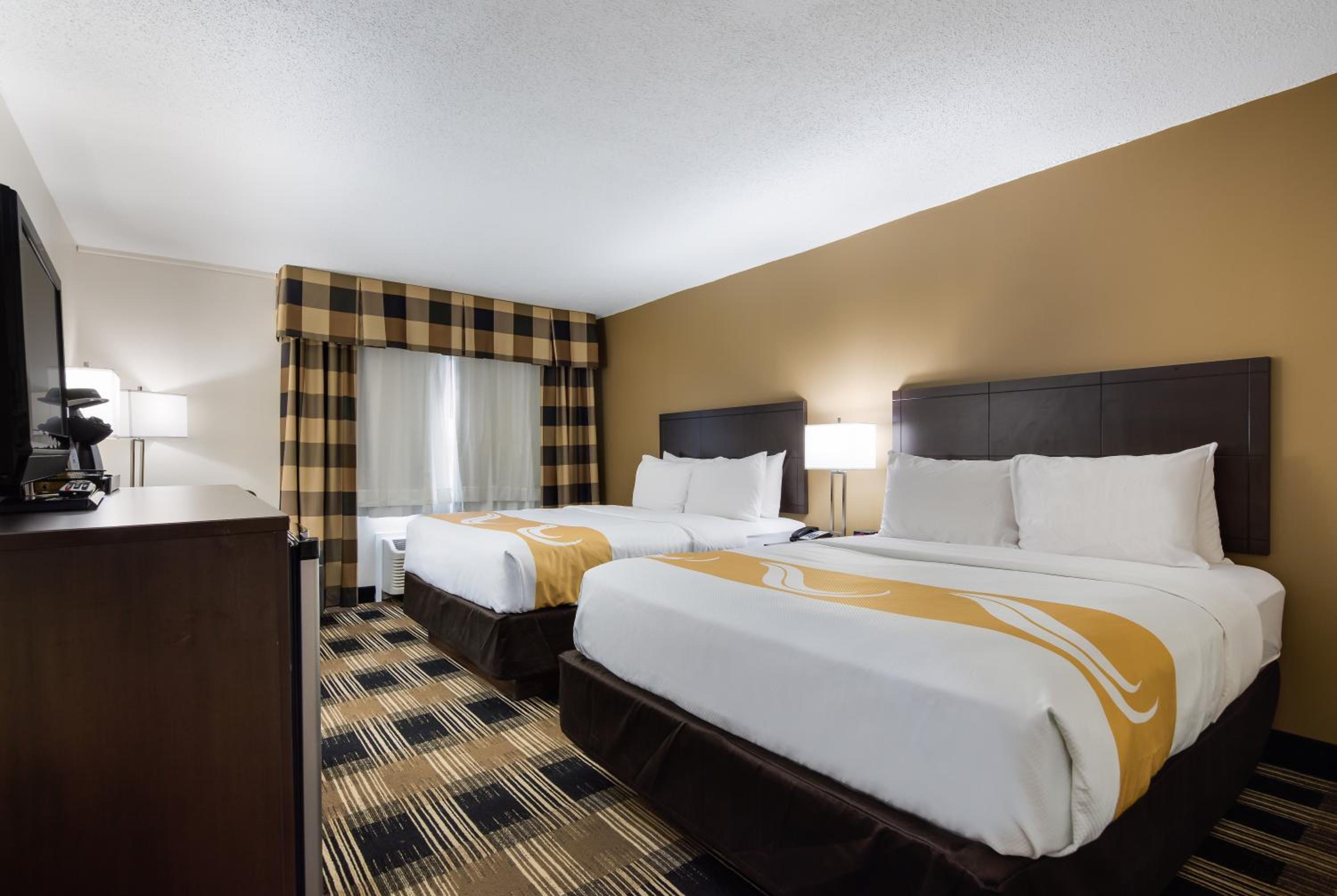 Queen Room - Photo 6
