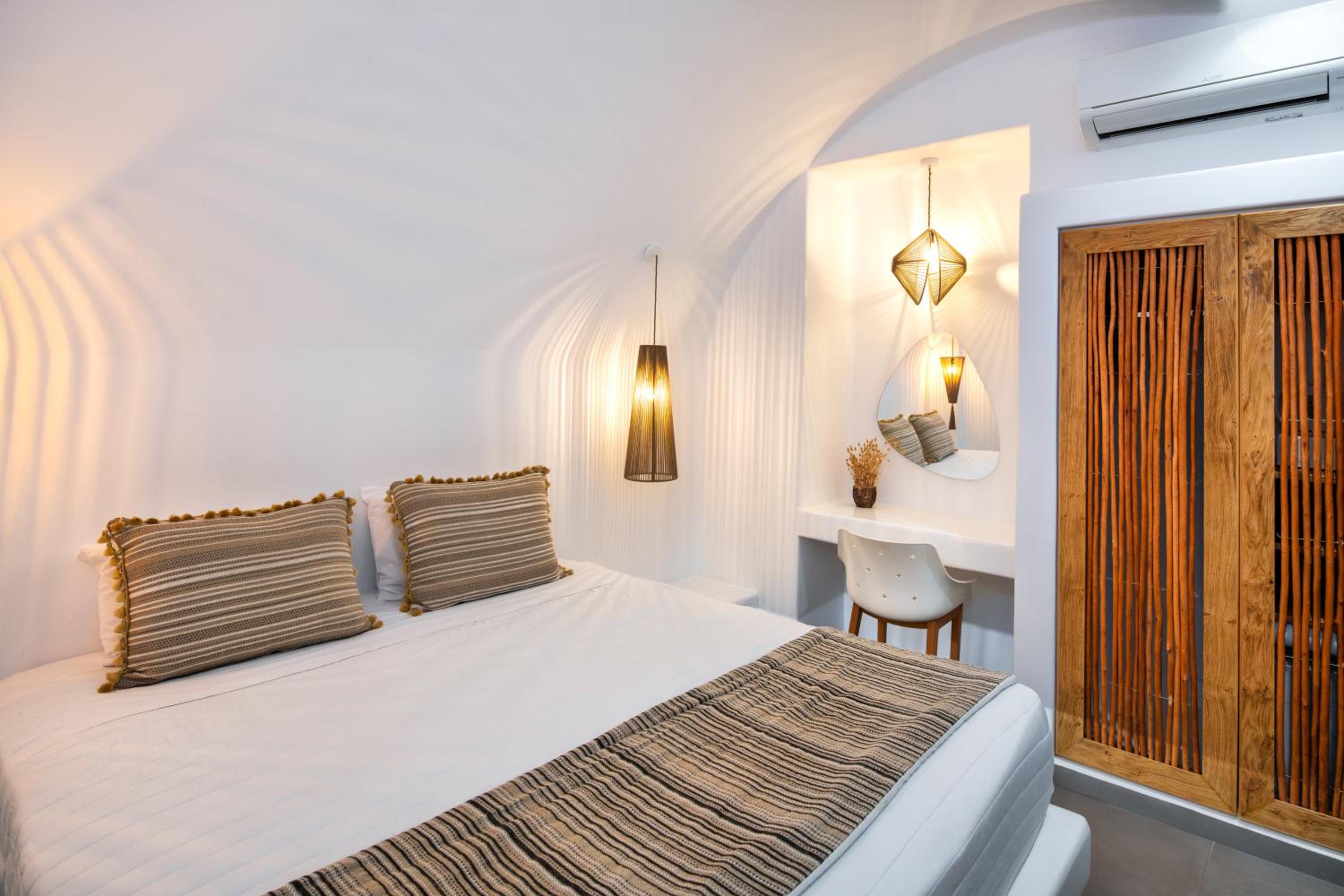 Junior Suite (3 Adults) - Photo 8