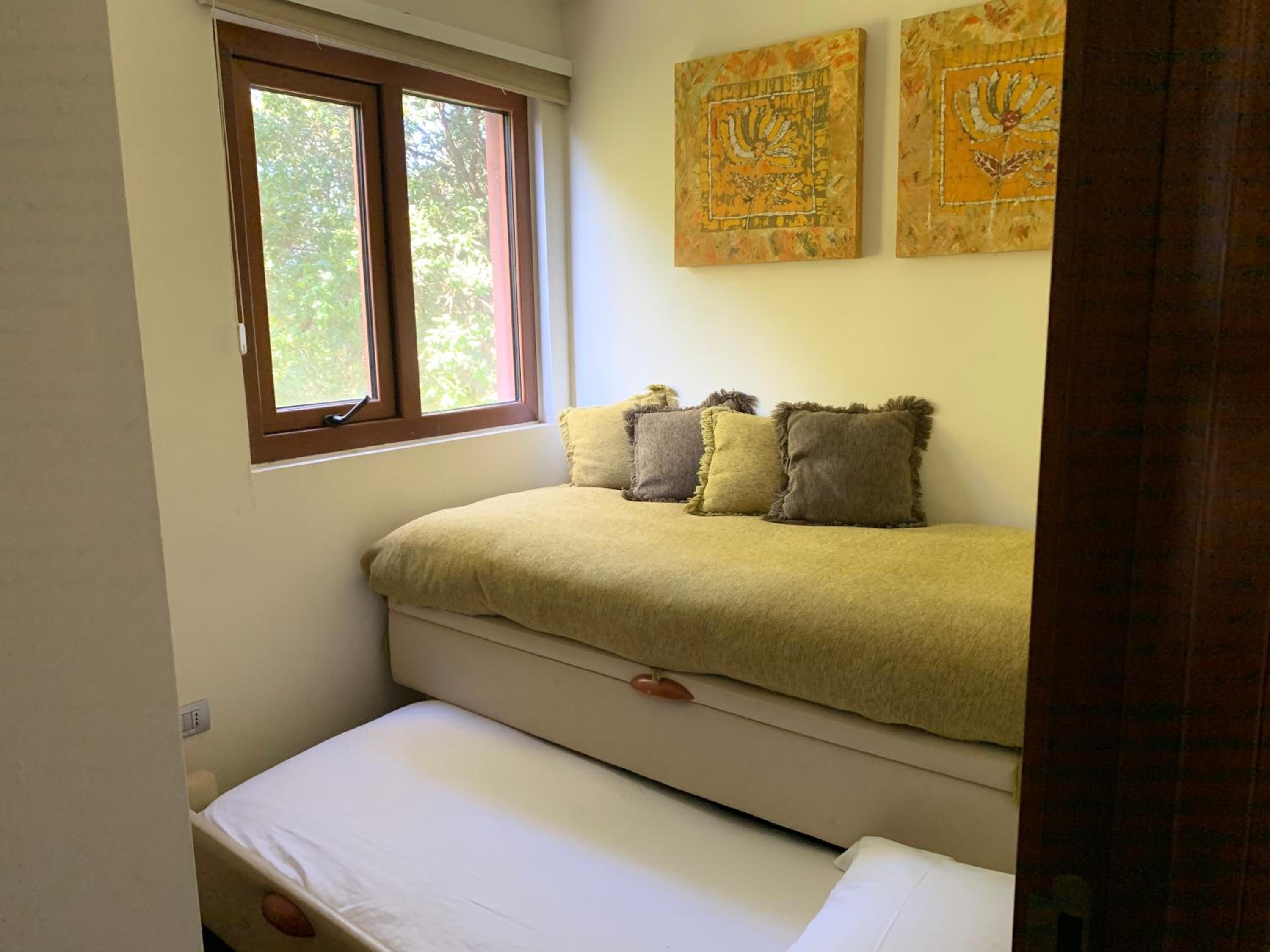 Two-Bedroom family Suite - Lake view photo 3