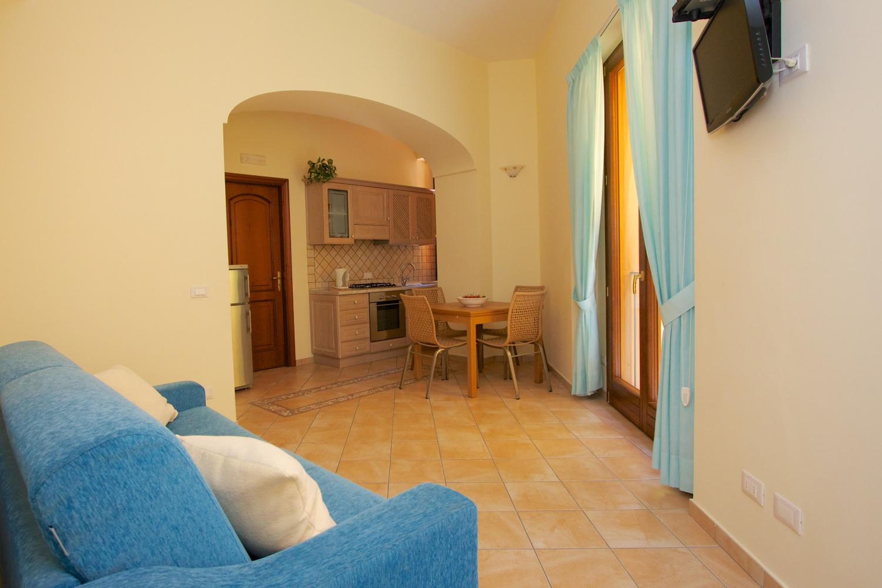 One-Bedroom Apartment with Terrace photo 1
