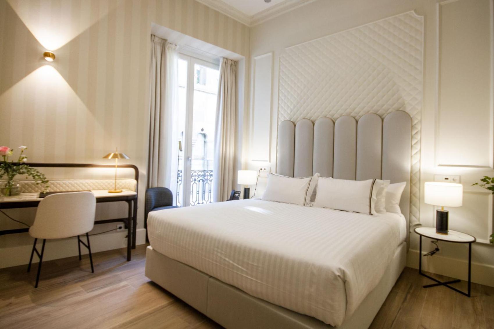 Double Room - Photo 5