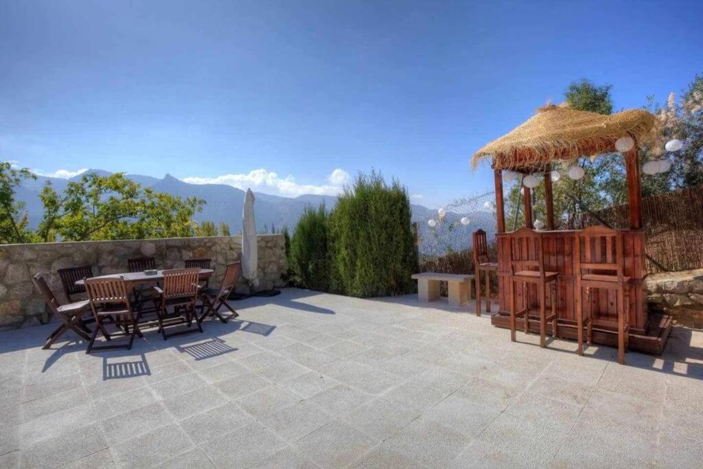 Apartment with Private Terrace - Photo 19
