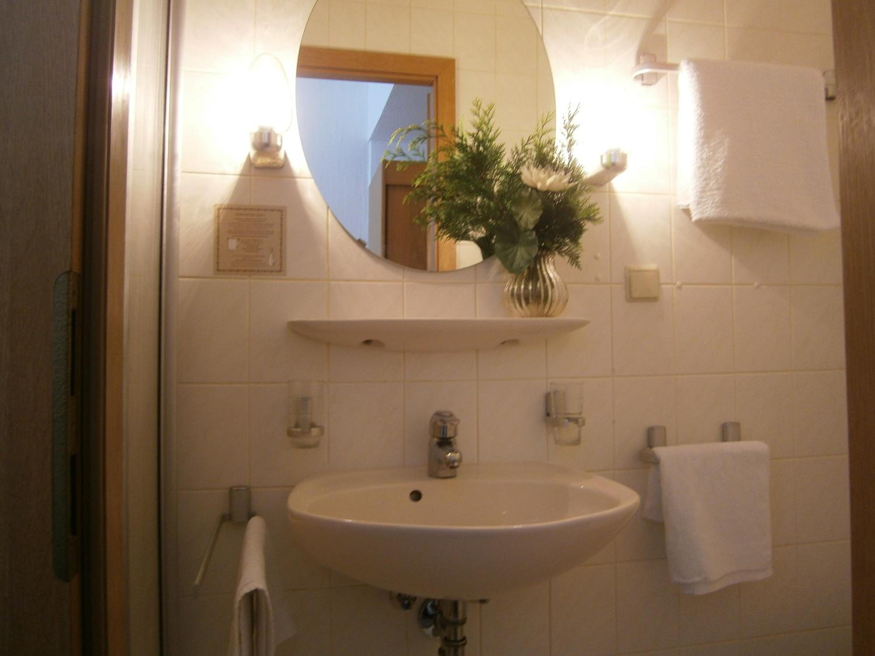 Double Room - Photo 6