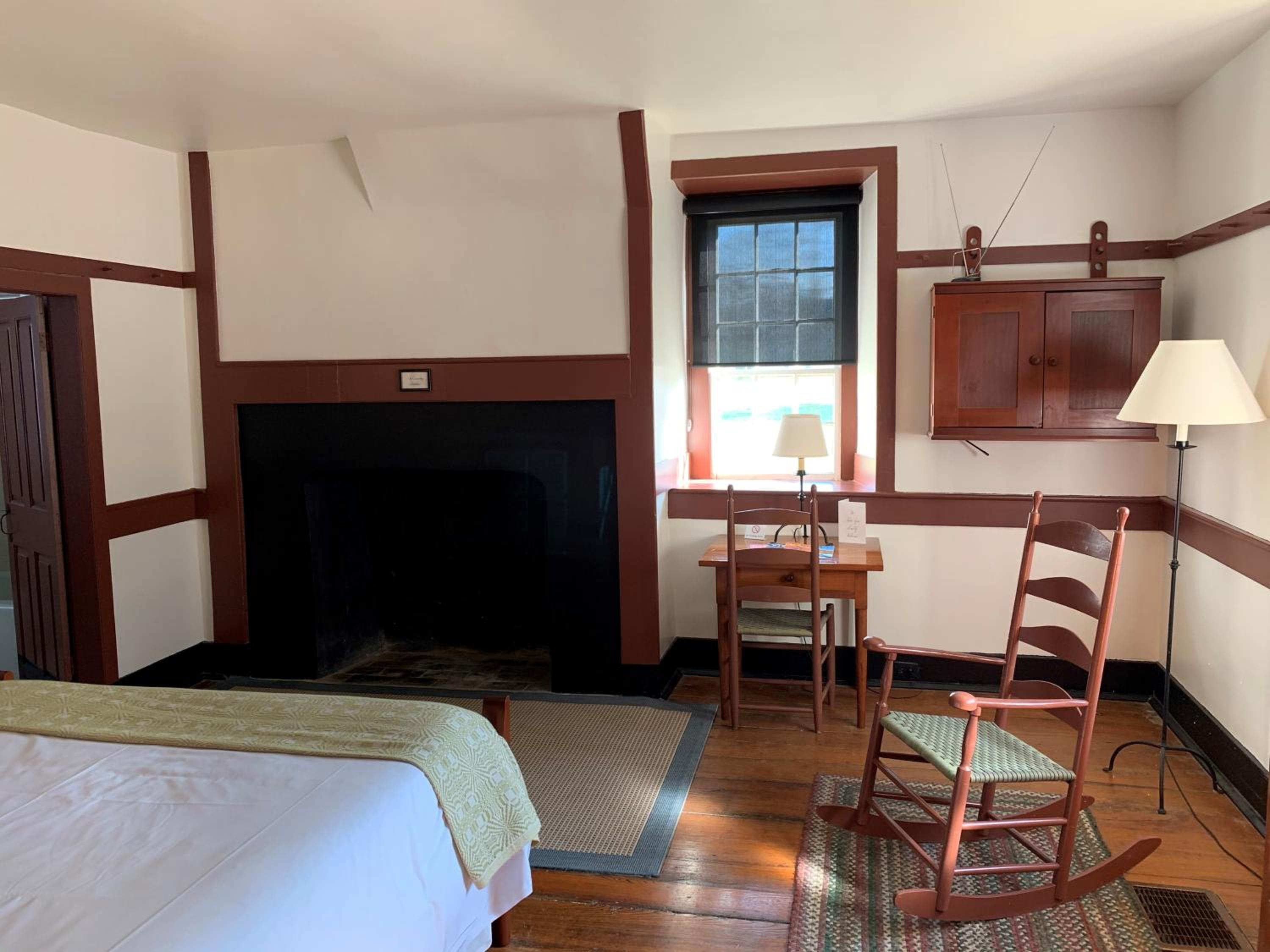 Deluxe Queen Room photo 2