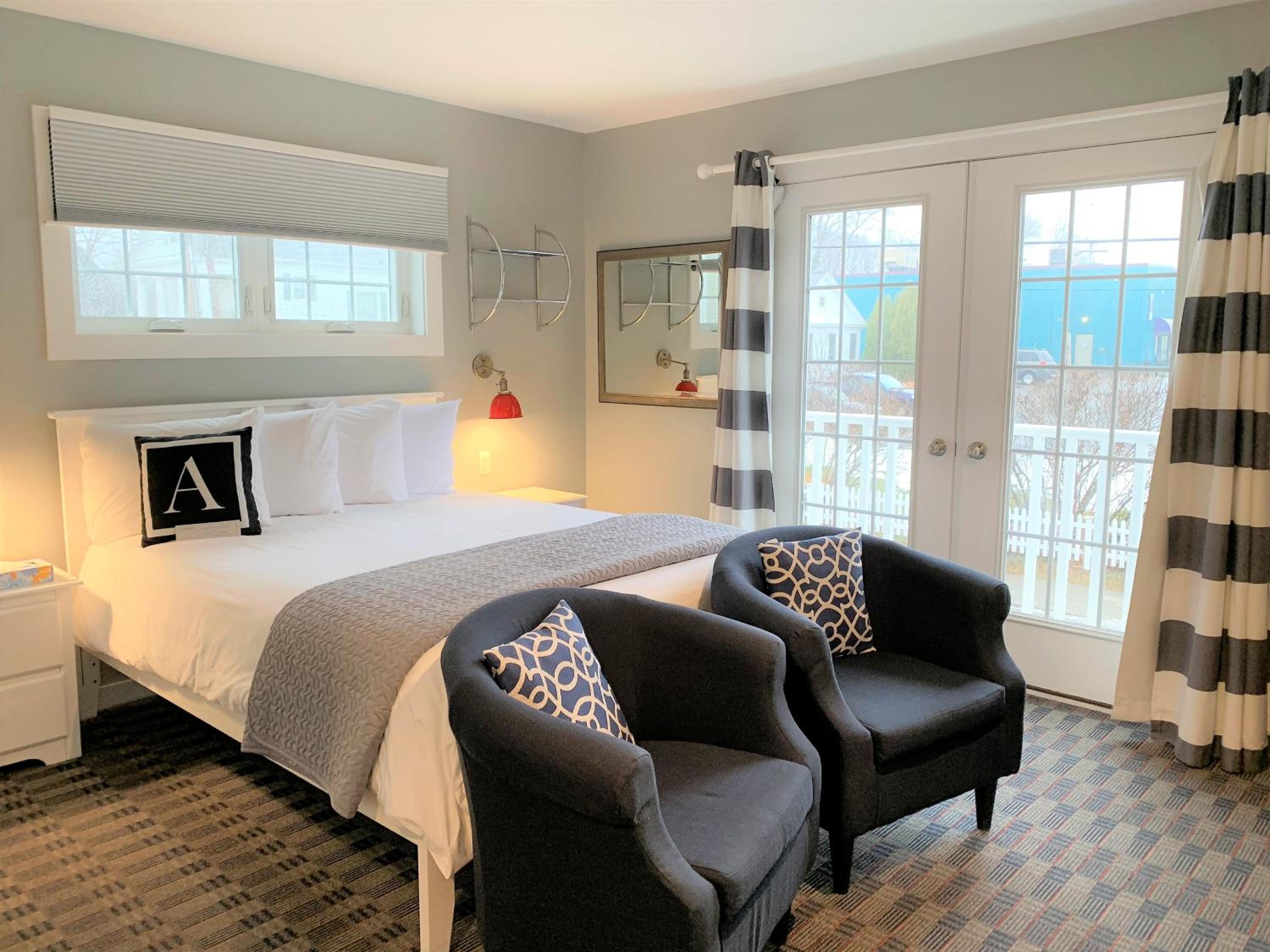 Queen Room photo 1