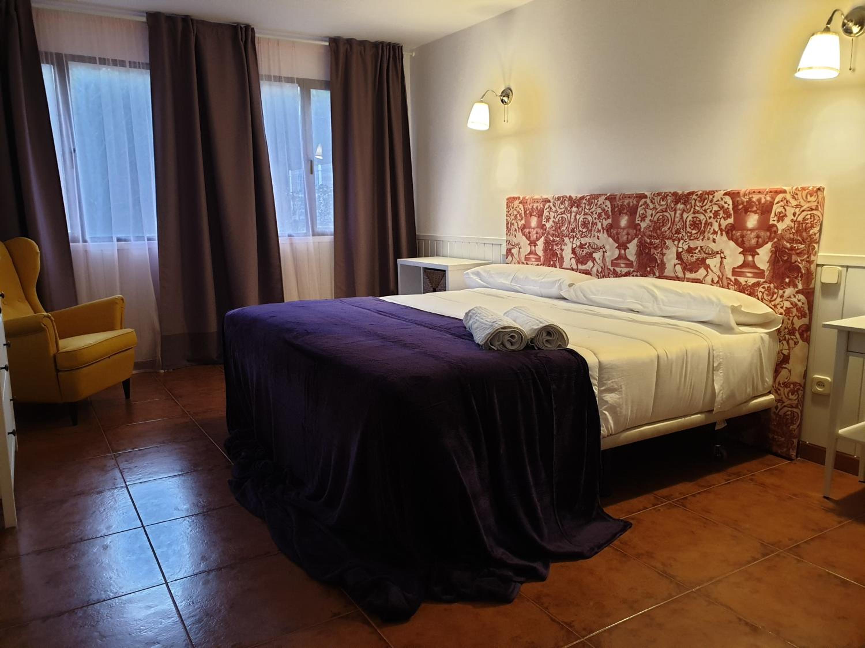 Double Room - Photo 11