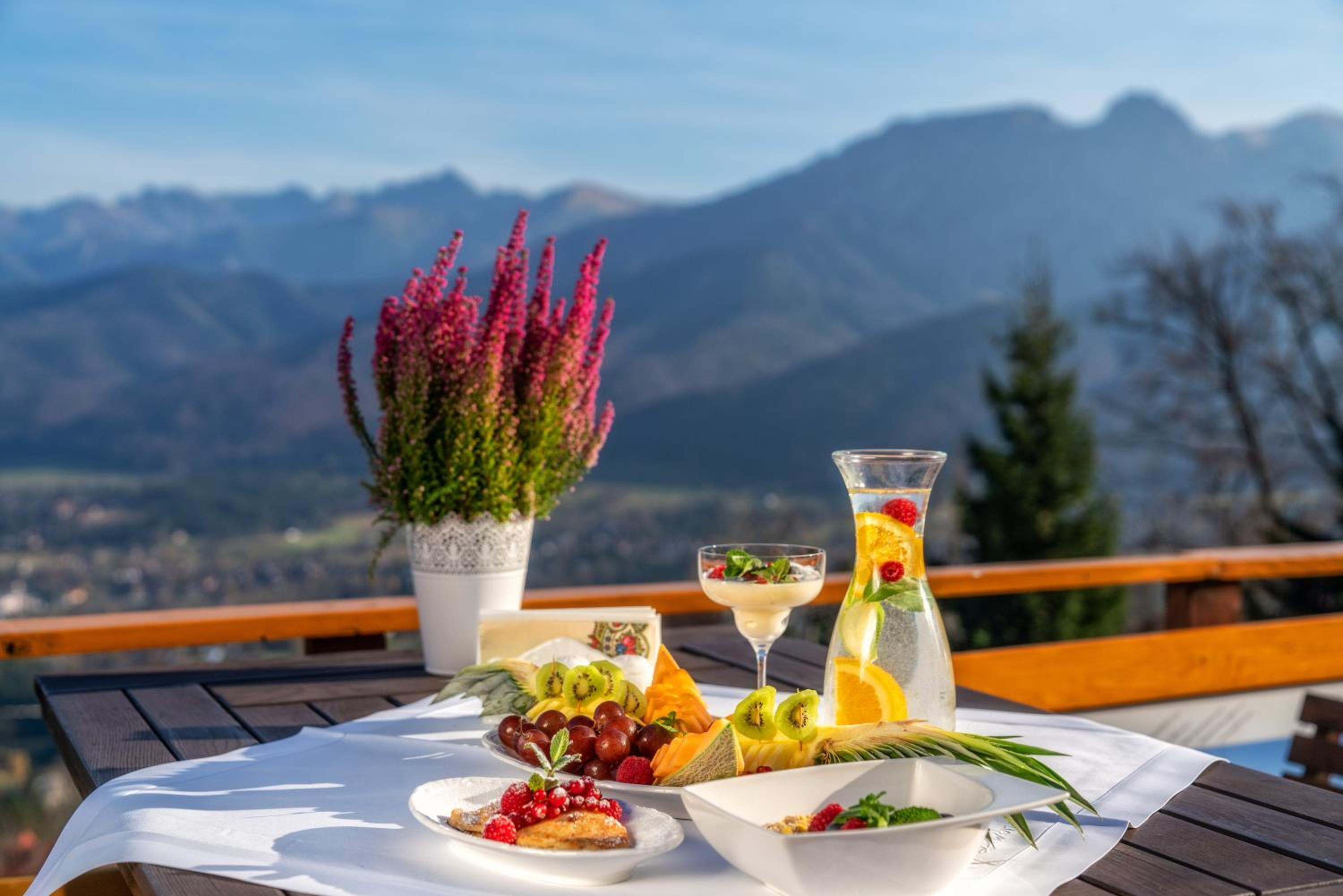 Executive Suite with Balcony or Terrace and Mountain View photo 3
