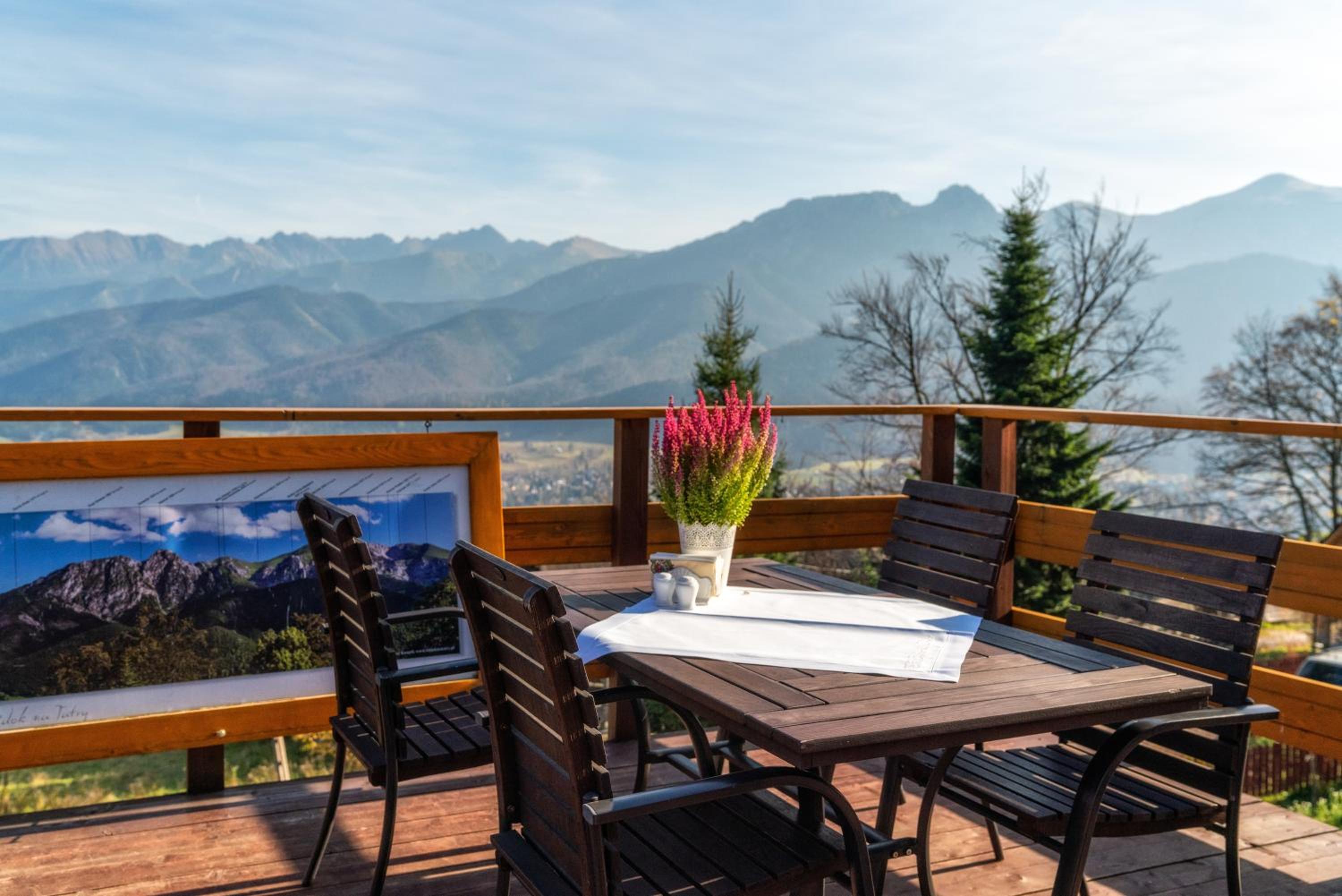 Suite with Terrace and Mountain View photo 3