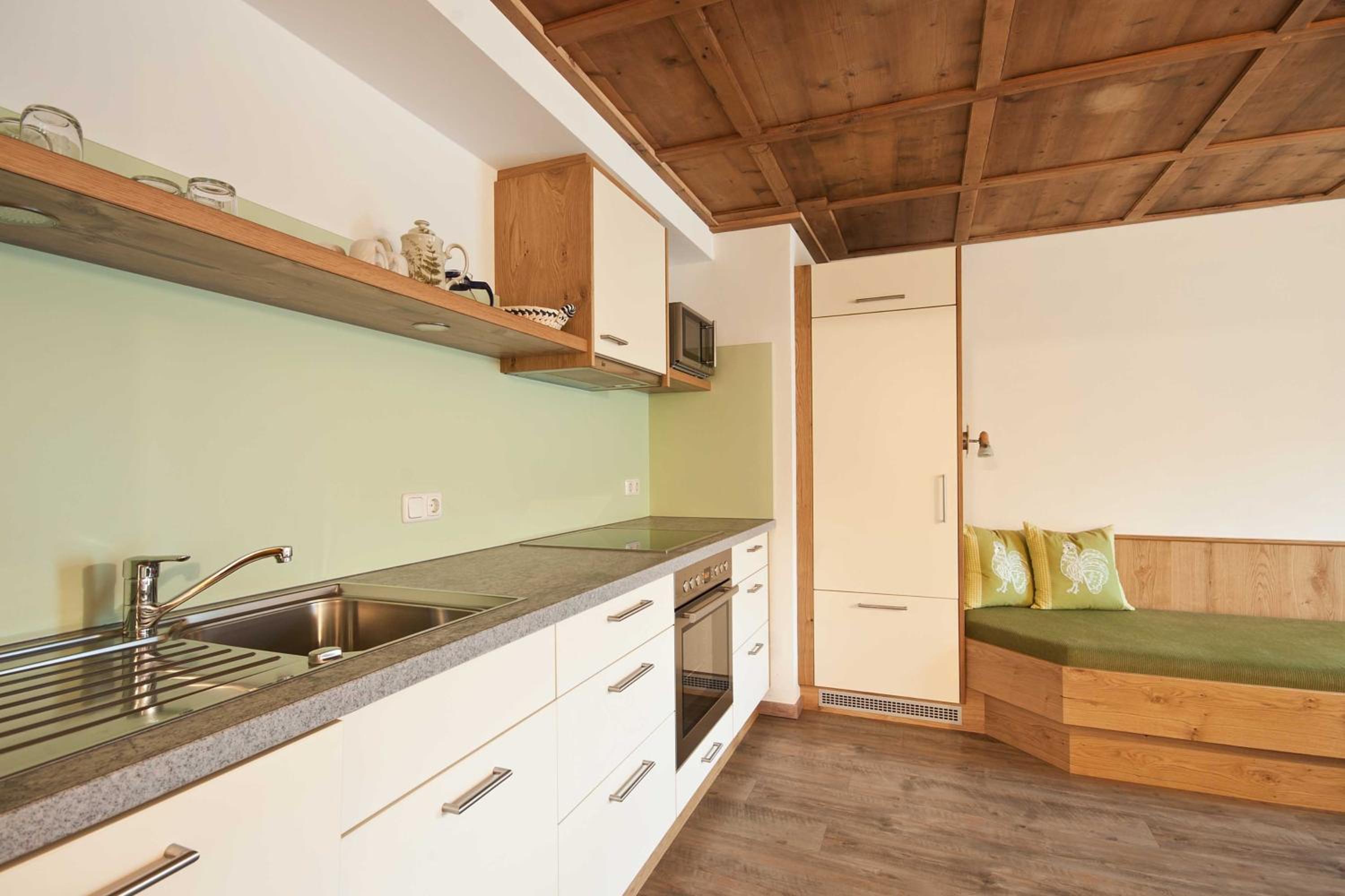 Apartment with Mountain View photo 2