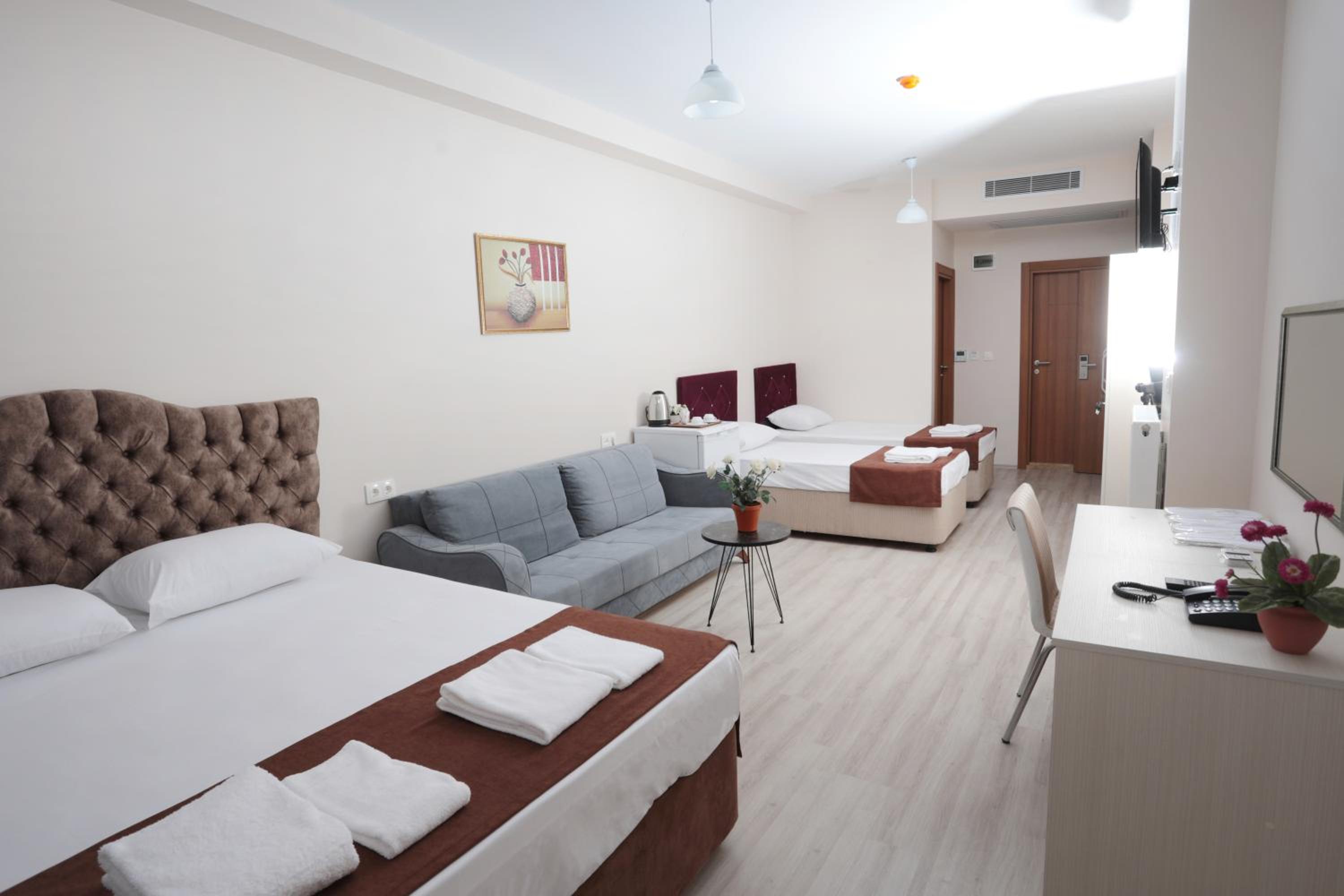 Deluxe Family Room