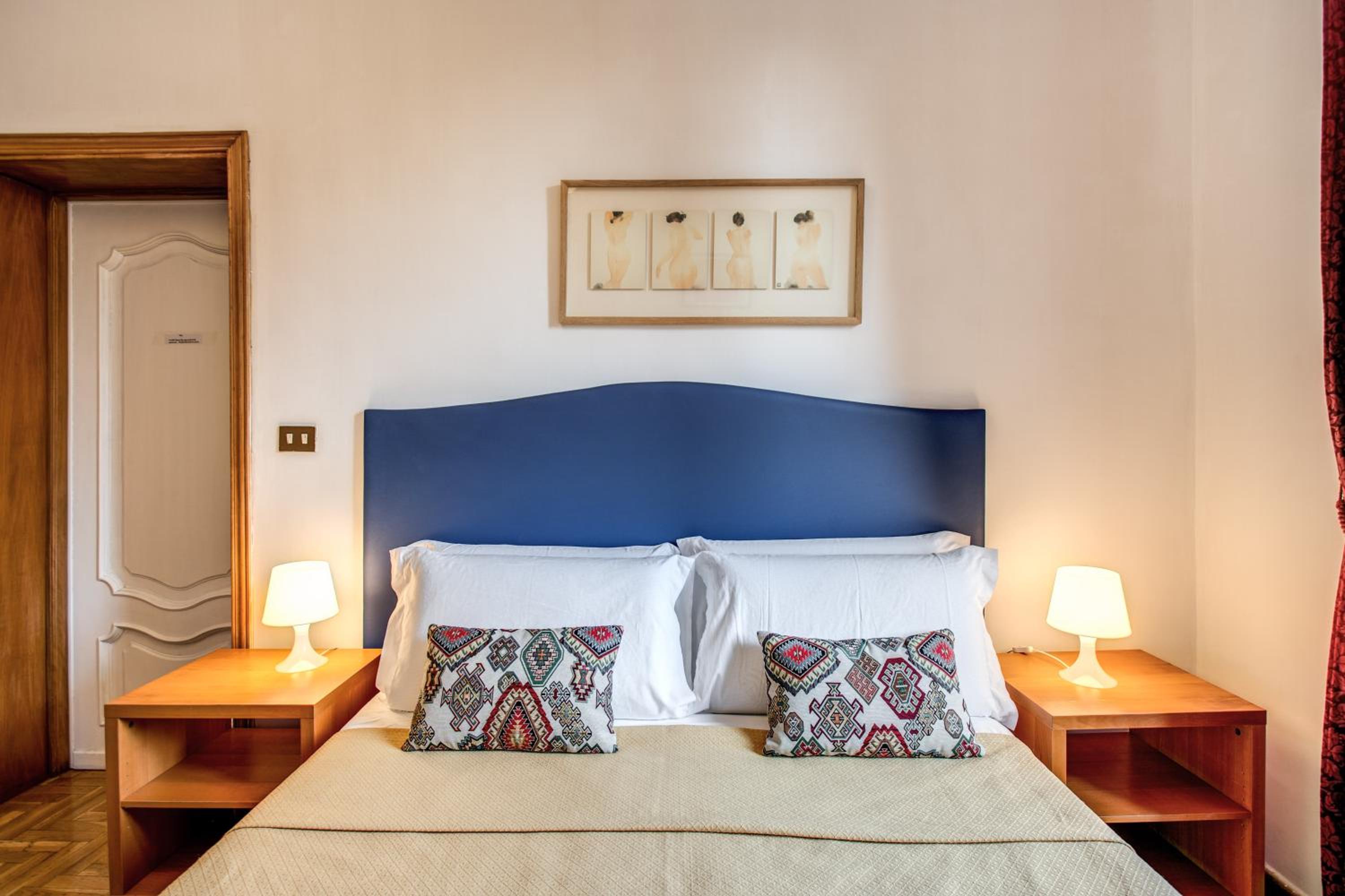 Double Room With Shared Bathroom photo 1