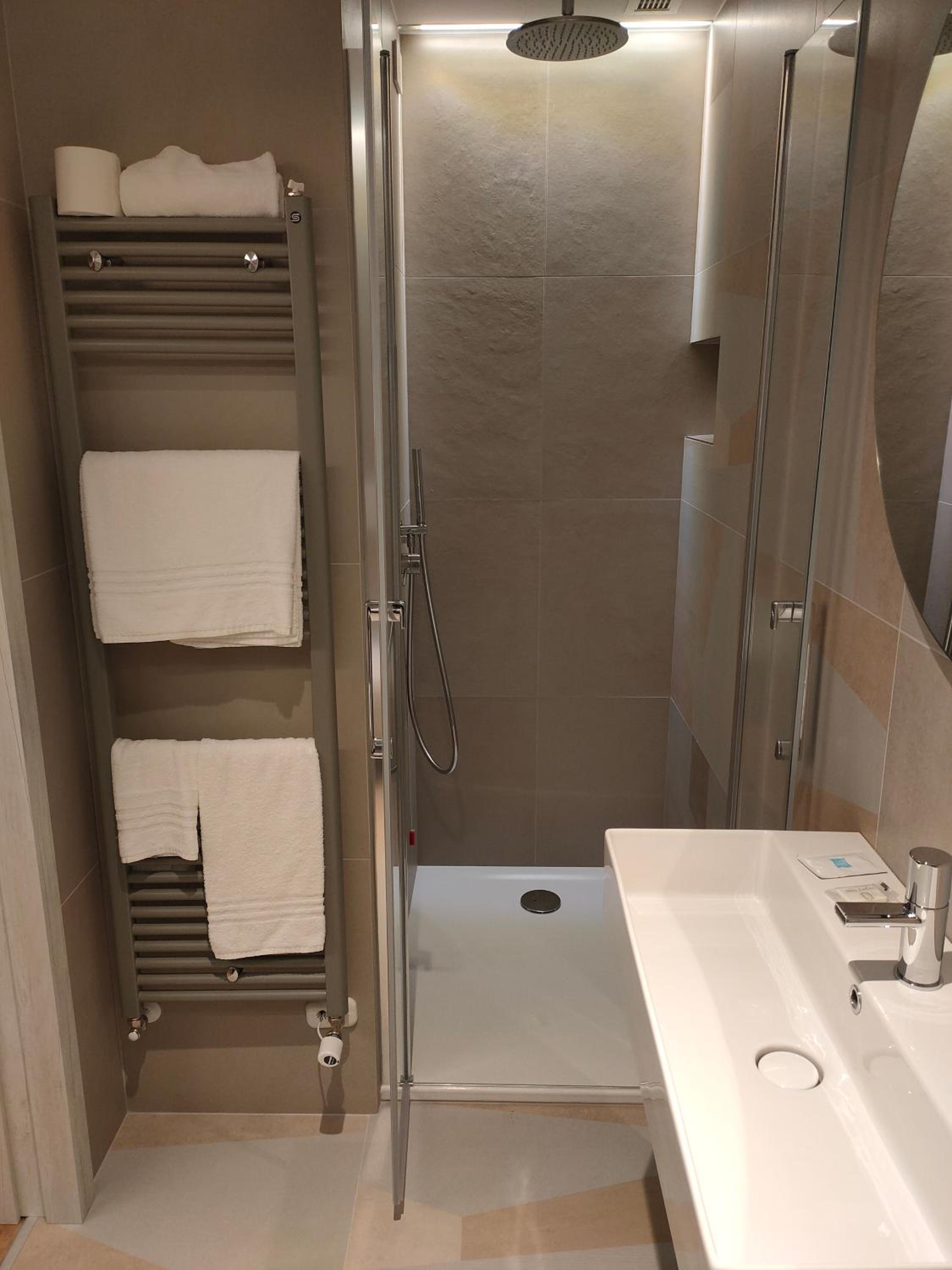 Double Room - Photo 3