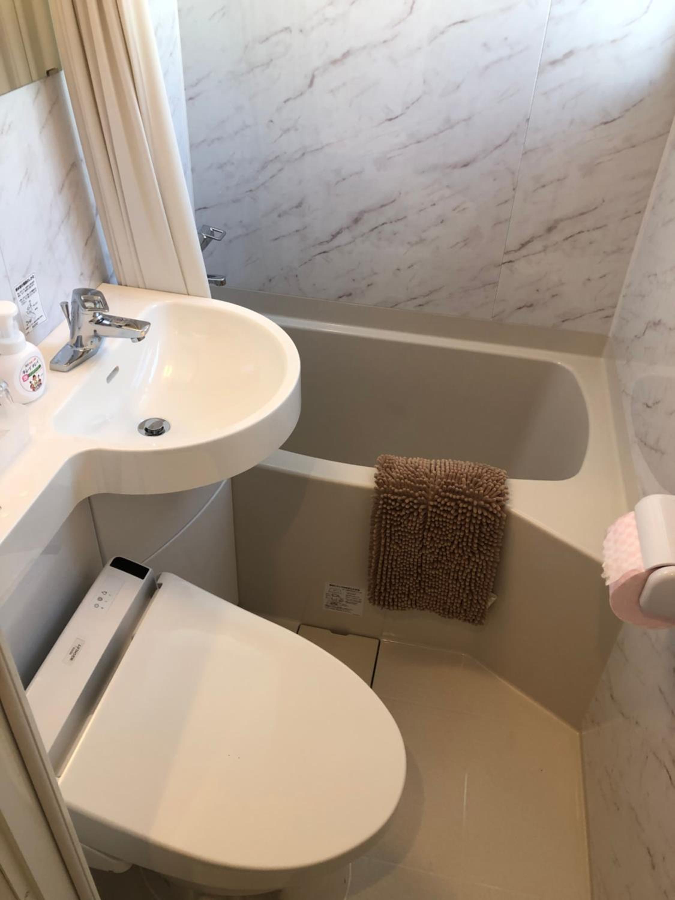Quadruple Room with Private Bathroom photo 3