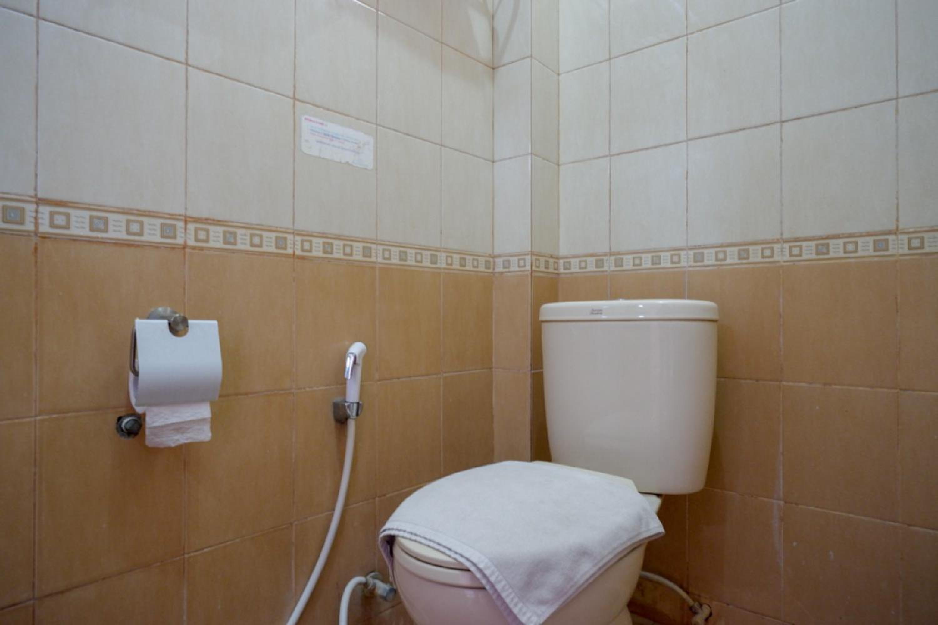 Twin Room - Photo 2