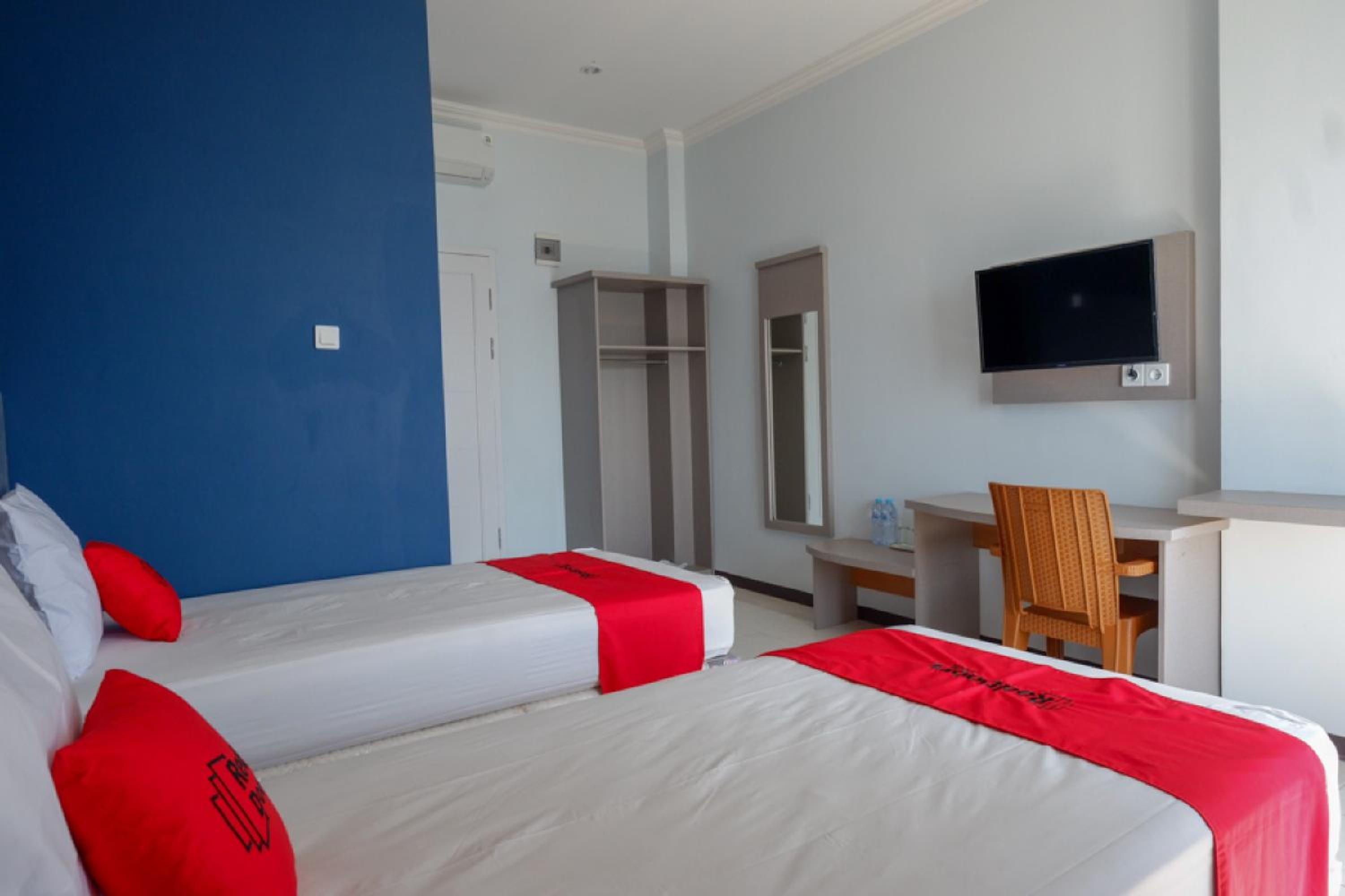 Twin Room - Photo 1