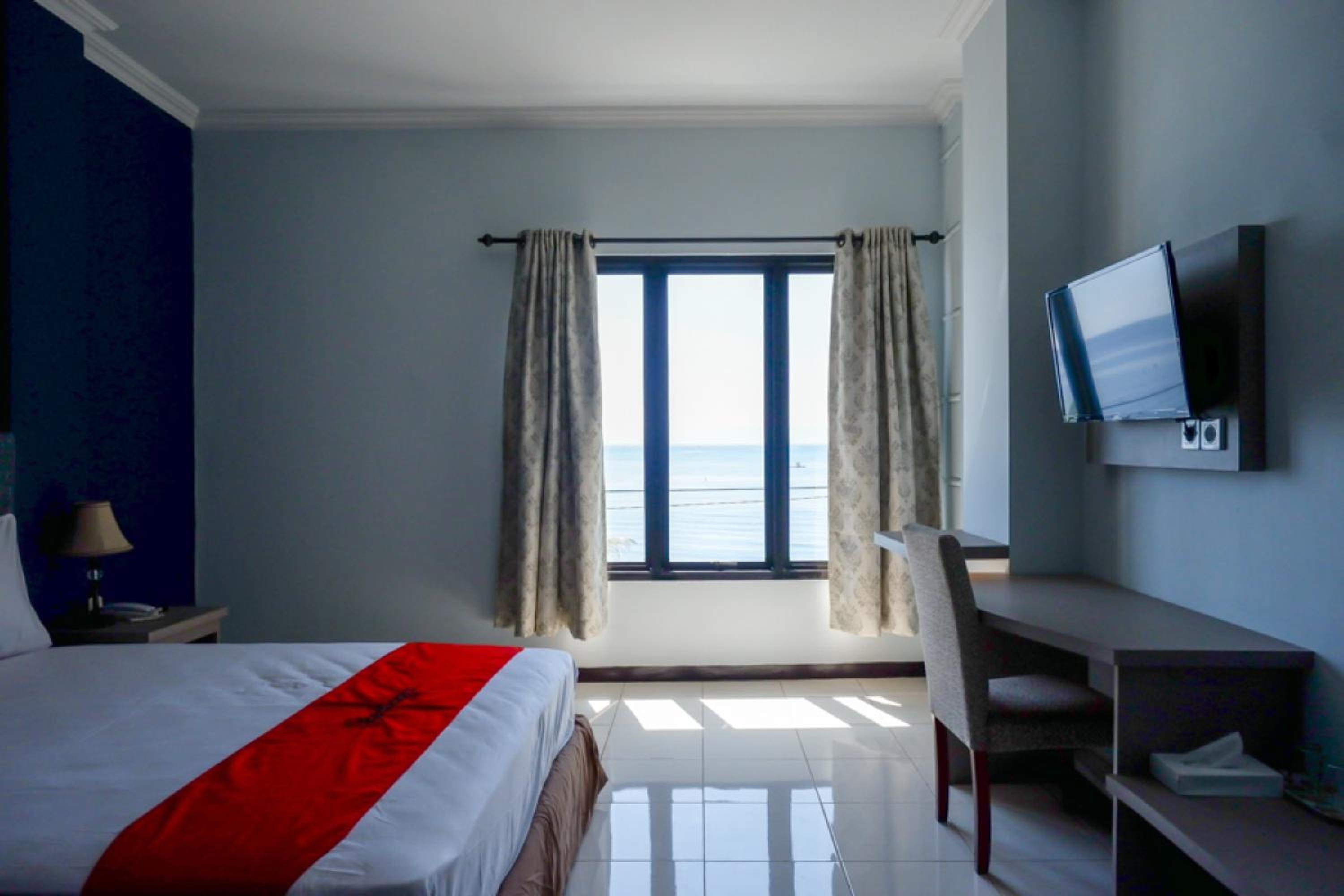Deluxe Room - Photo 5
