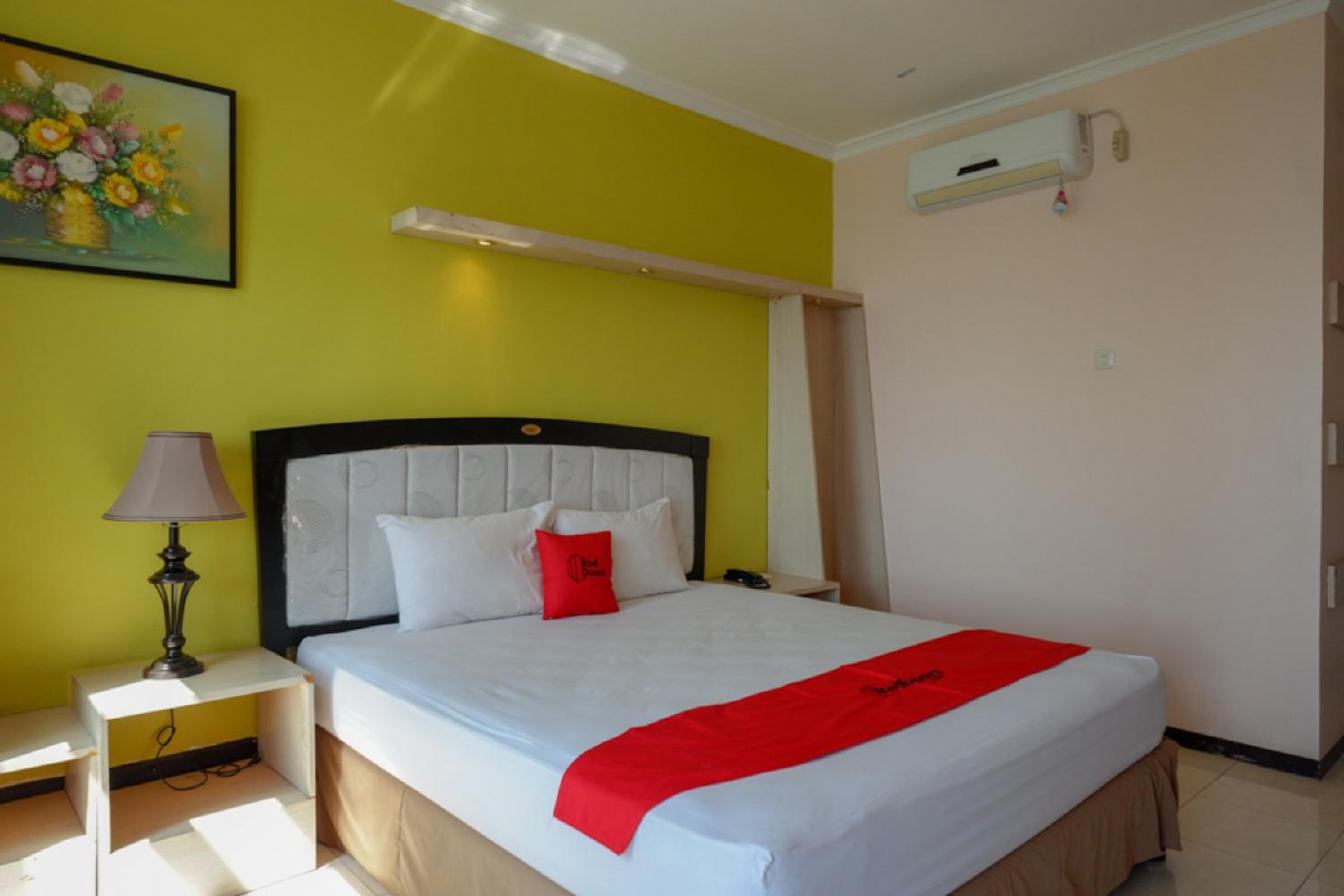 Deluxe Room - Photo 8